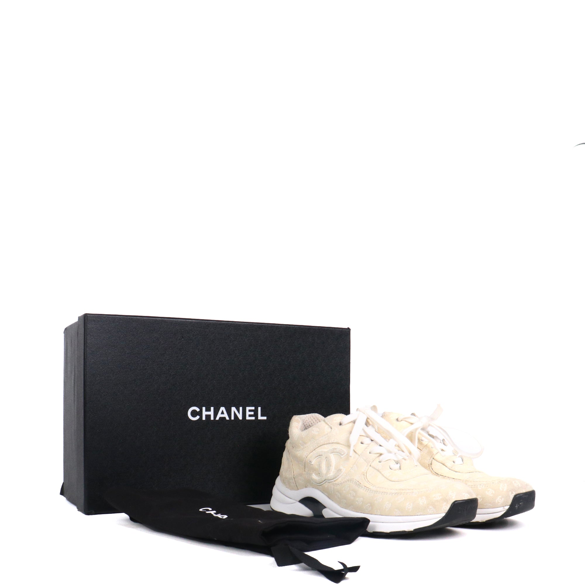 CHANEL - Sneakers CC Chanel en daim beige (T38)