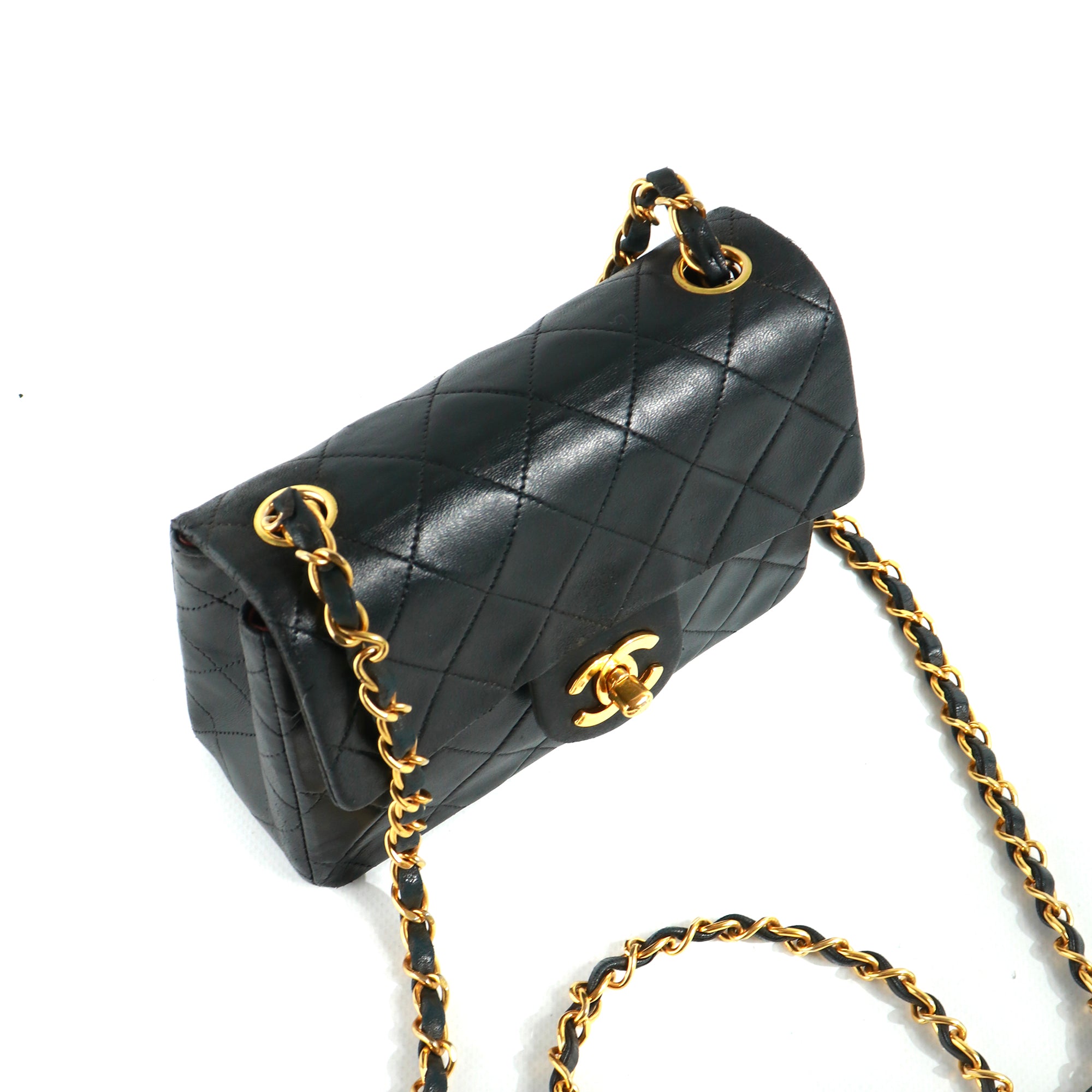 CHANEL - Sac à main Timeless Mini Square en cuir noir vintage