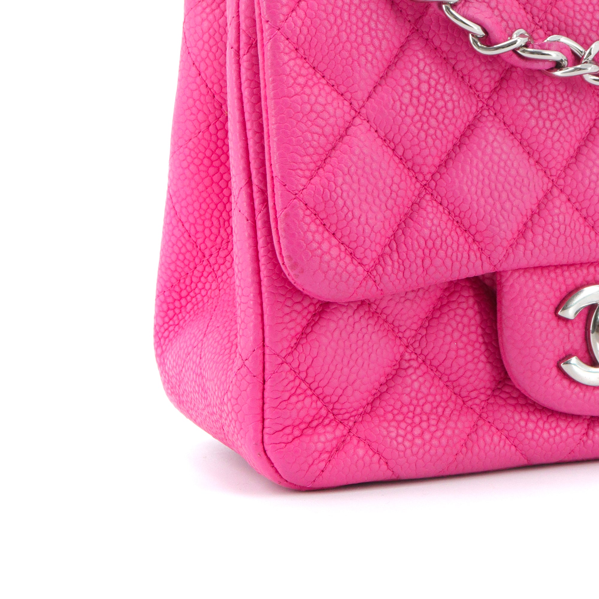 CHANEL - Sac à bandoulière Mini Square Timeless/Classique Chanel en cuir caviar rose