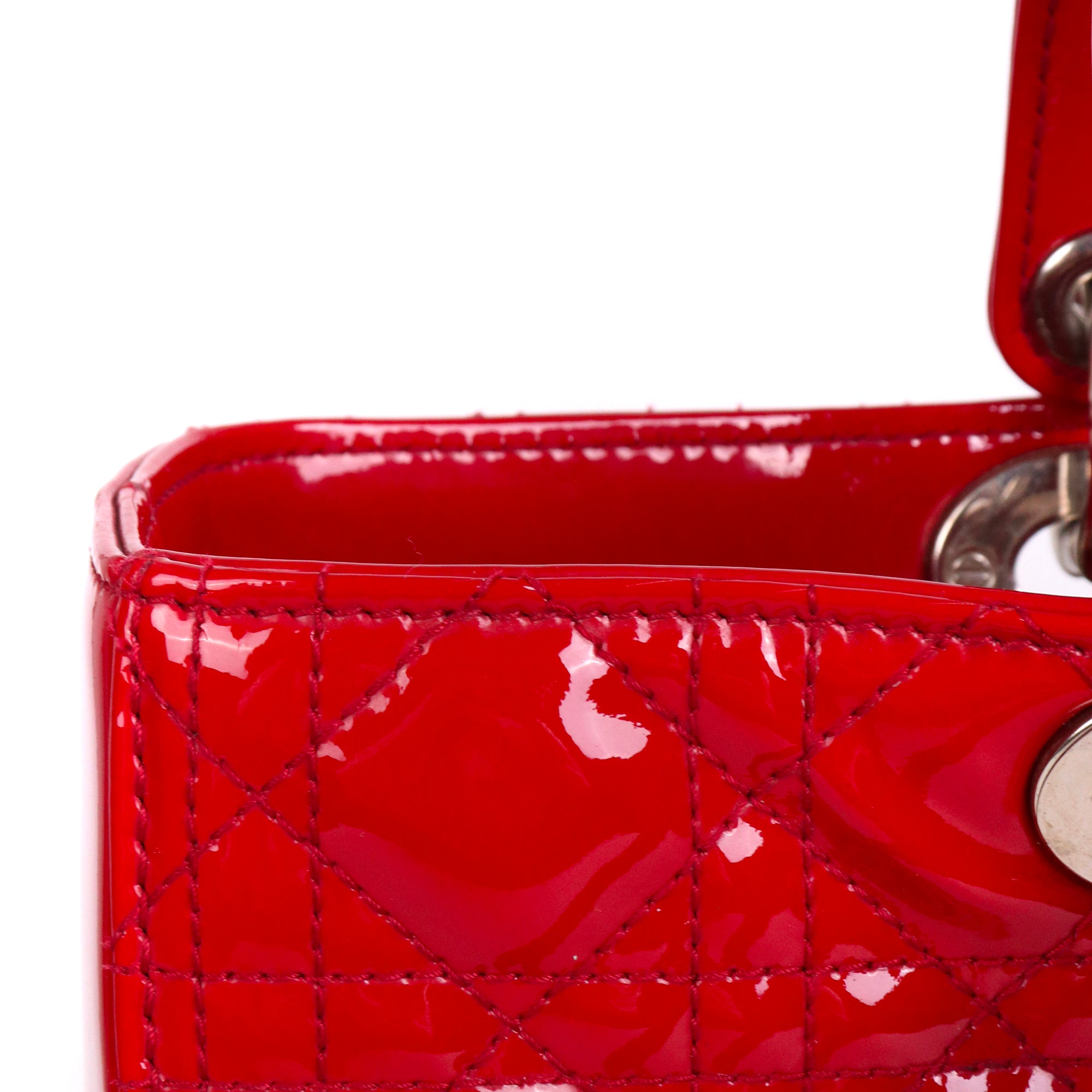 DIOR - Sac à main Lady Dior Large en cuir verni rouge