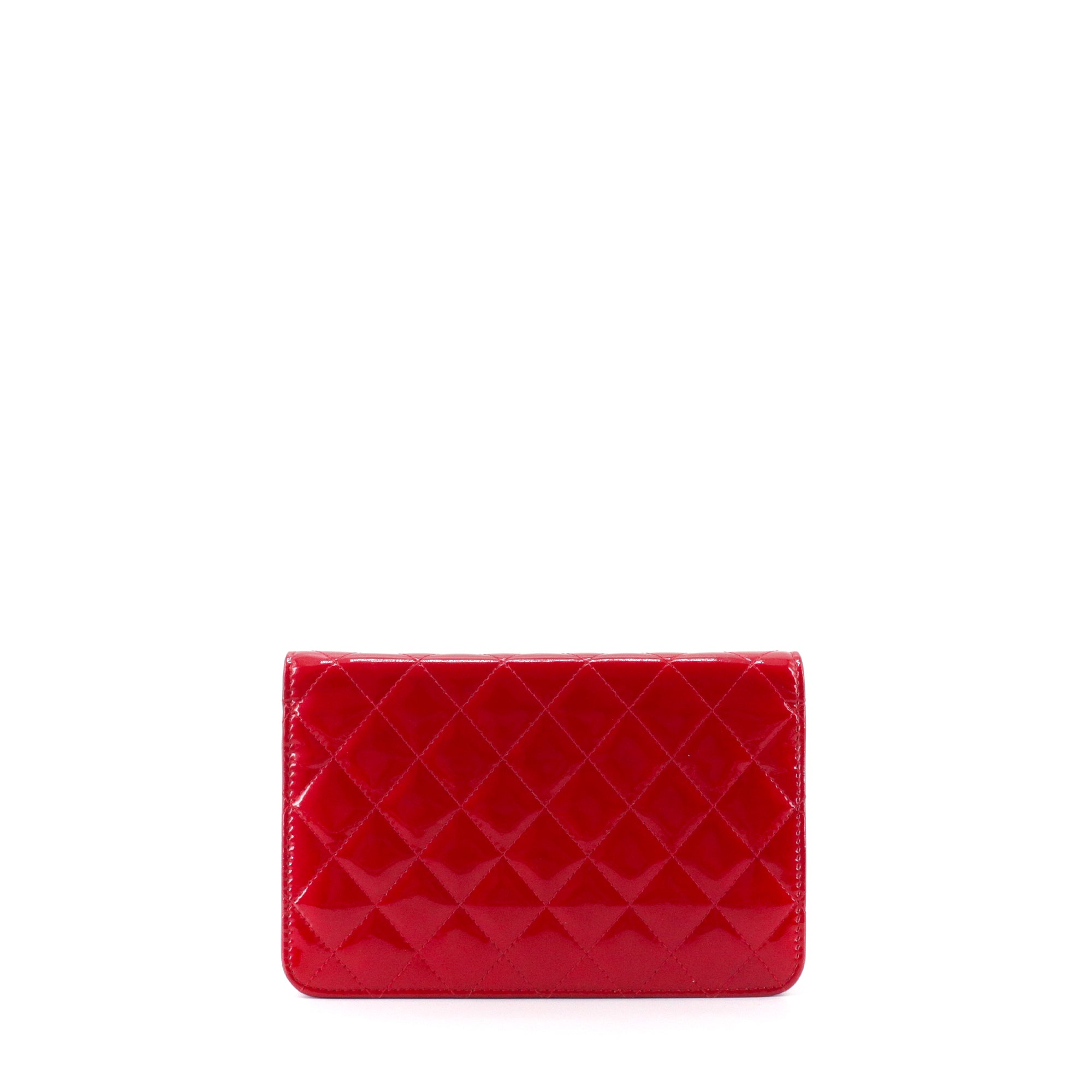 CHANEL - Sac Wallet On Chain Timeless Chanel en cuir verni rouge irisé