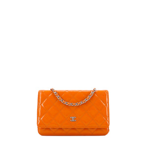 CHANEL - Sac Wallet On Chain Timeless Chanel en cuir verni orange