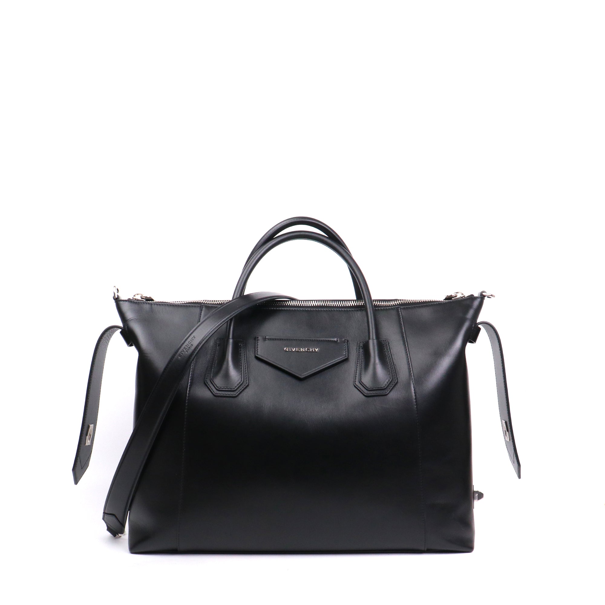 GIVENCHY - Sac à main Antigona soft medium Givenchy en cuir lisse noir