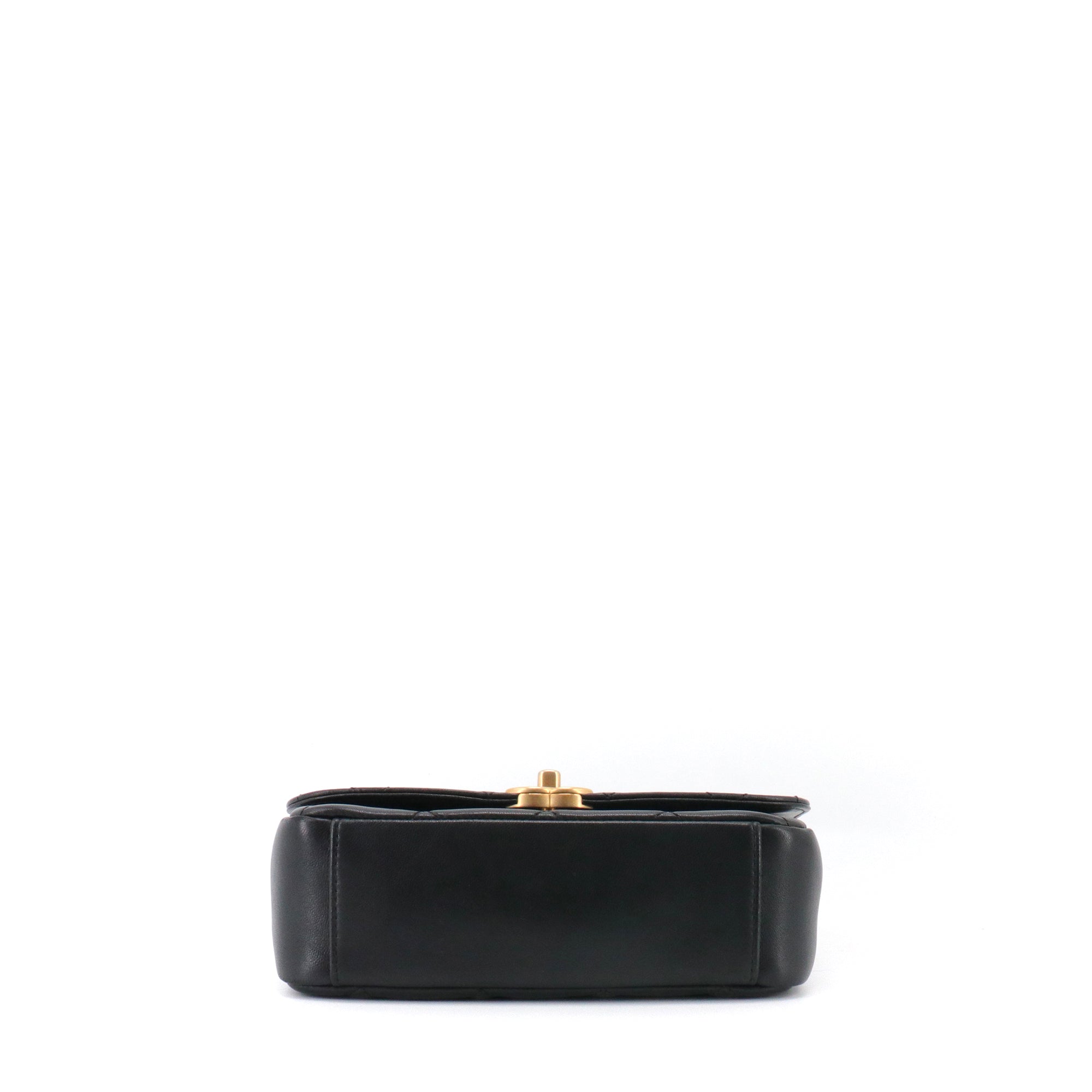 CHANEL - Sac à bandoulière Timeless CC Coin Chanel en cuir lisse noir