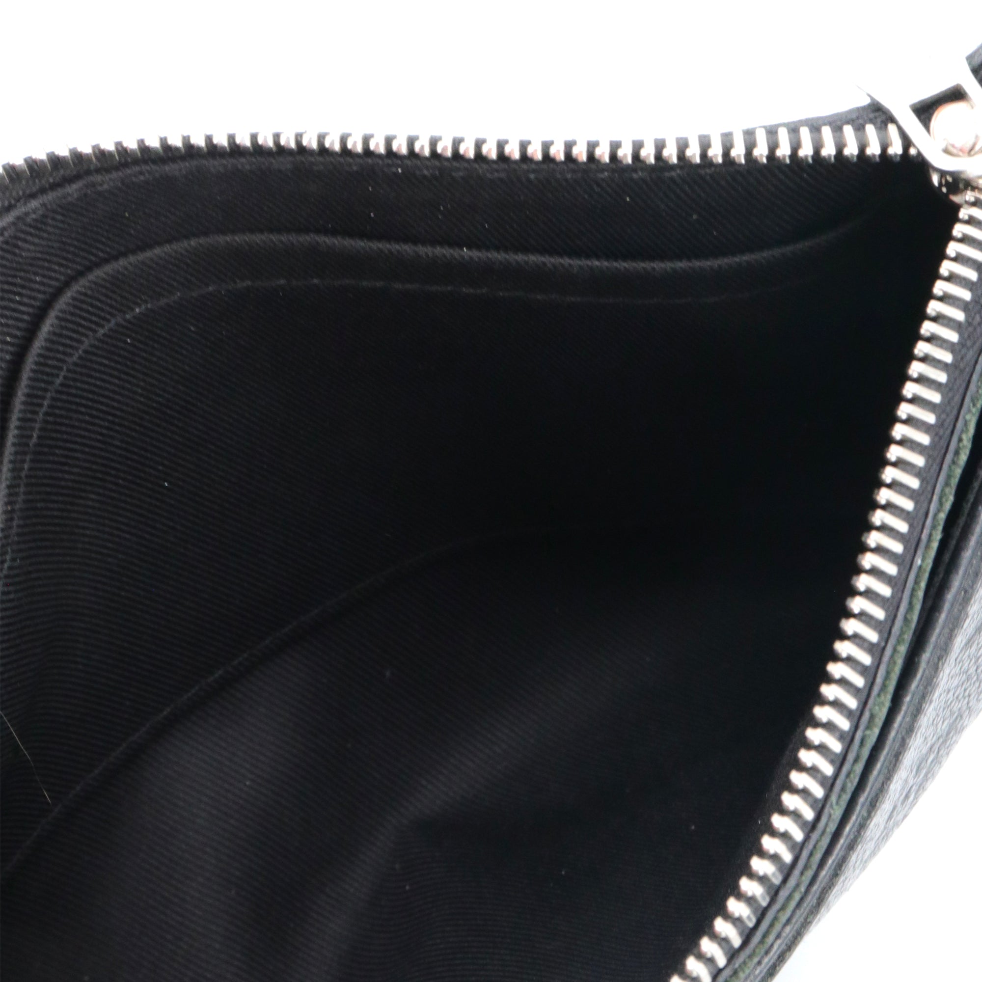 LOUIS VUITTON - Sac à bandoulière Pallas Louis Vuitton en cuir empreinte noir