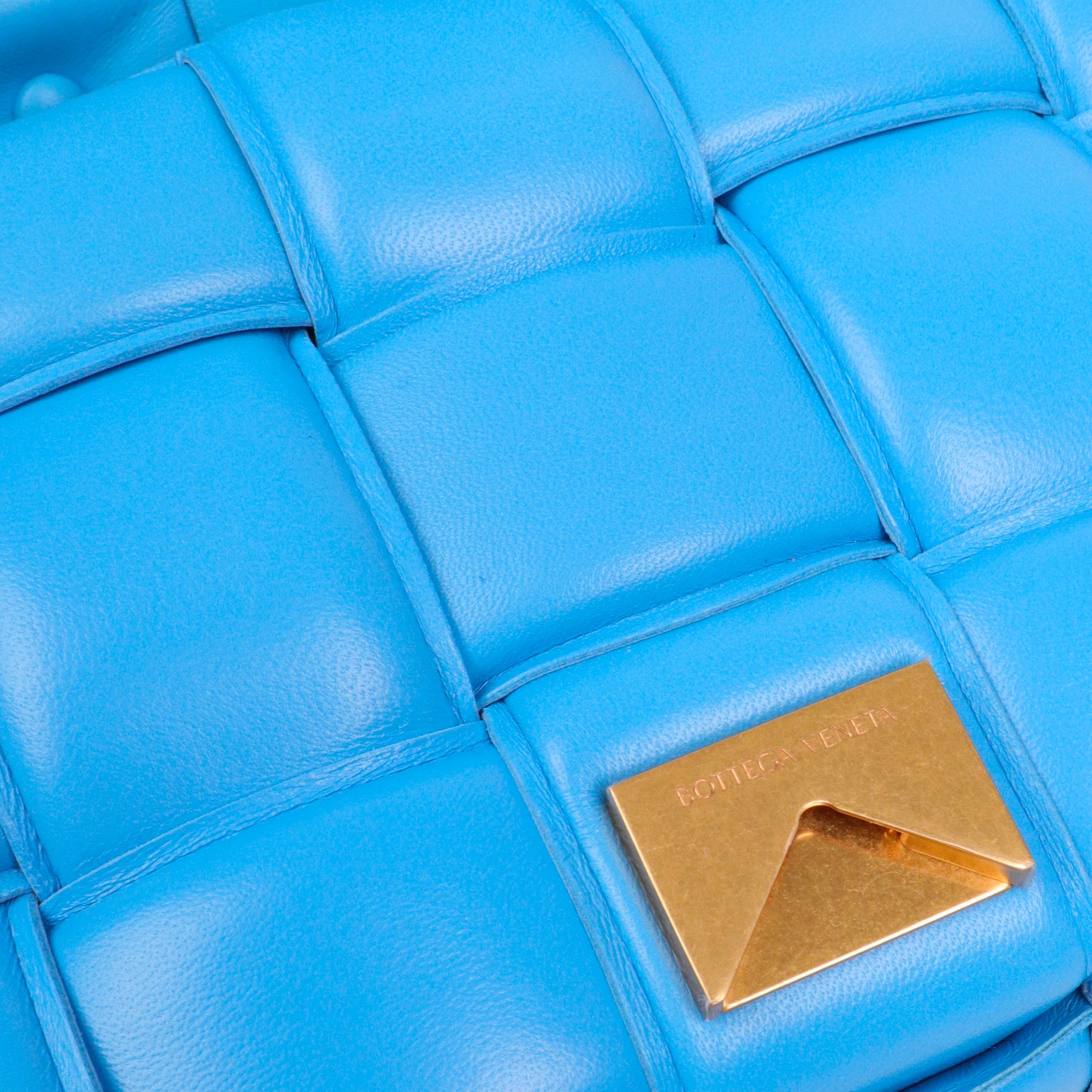 BOTTEGA VENETA - Cassette mini belt bag in purple smooth leather