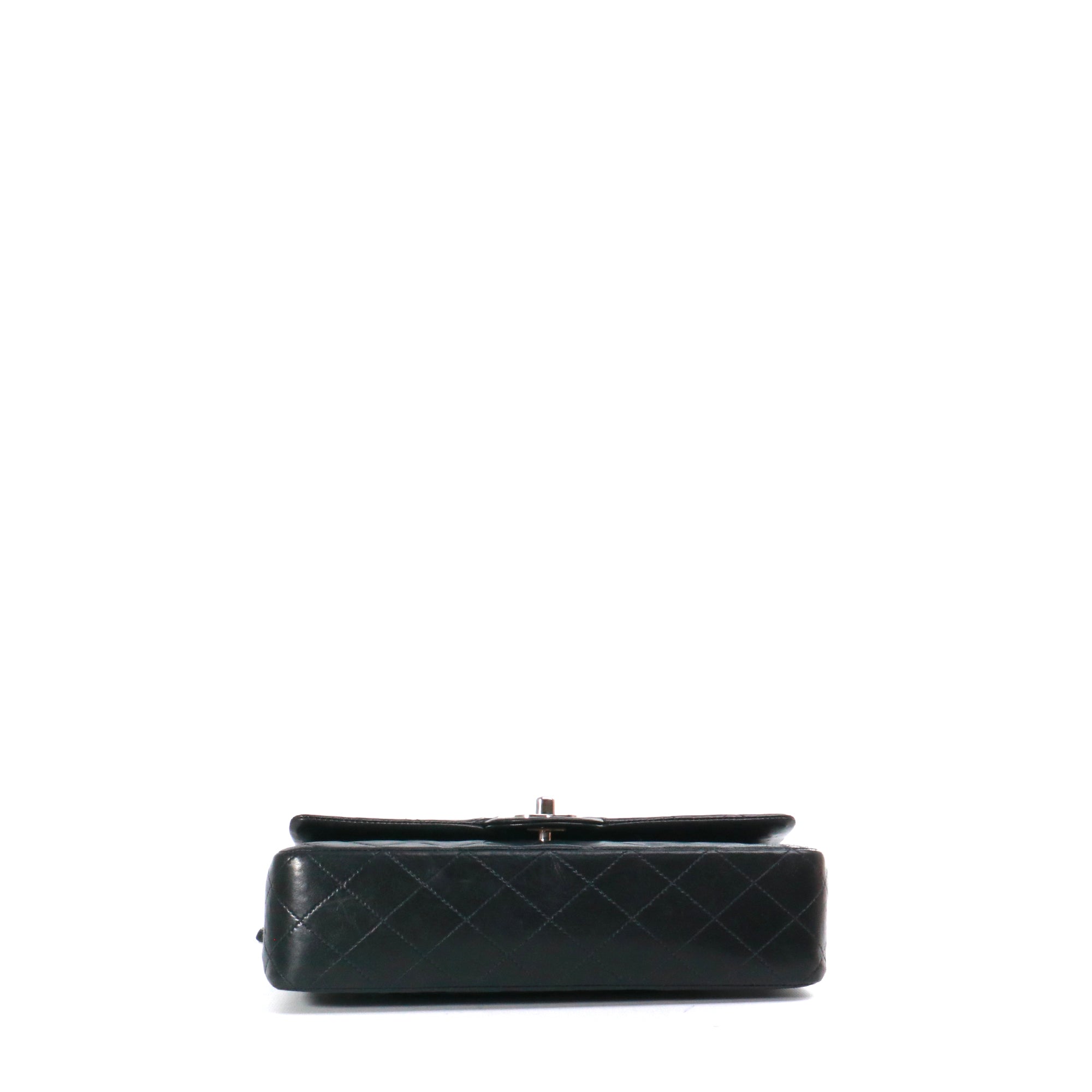 CHANEL - Sac à main Timeless 25 double flap Chanel en cuir matelassé noir