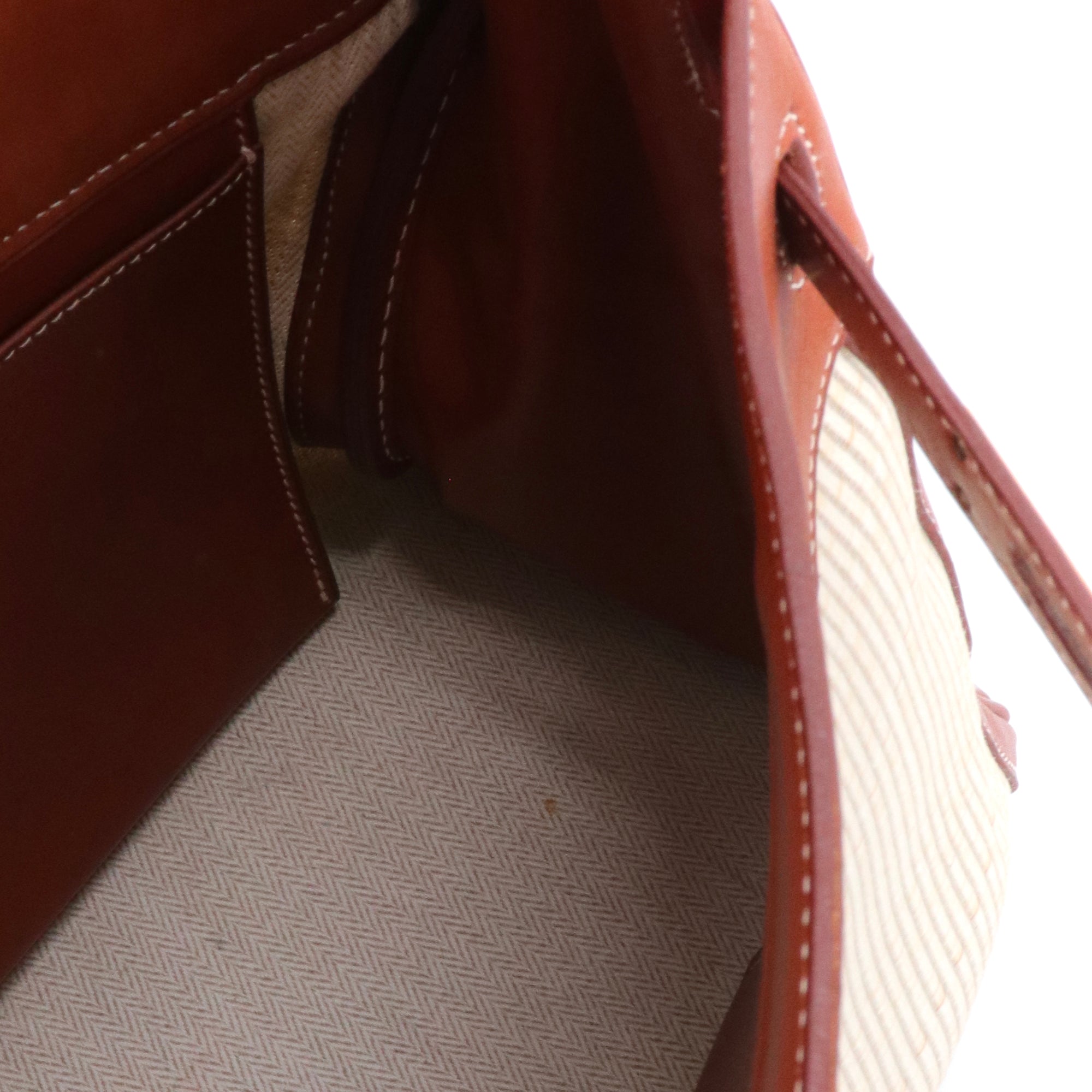 HERMÈS - Sac à main Kelly 32 Hermès en cuir barenia et nylon