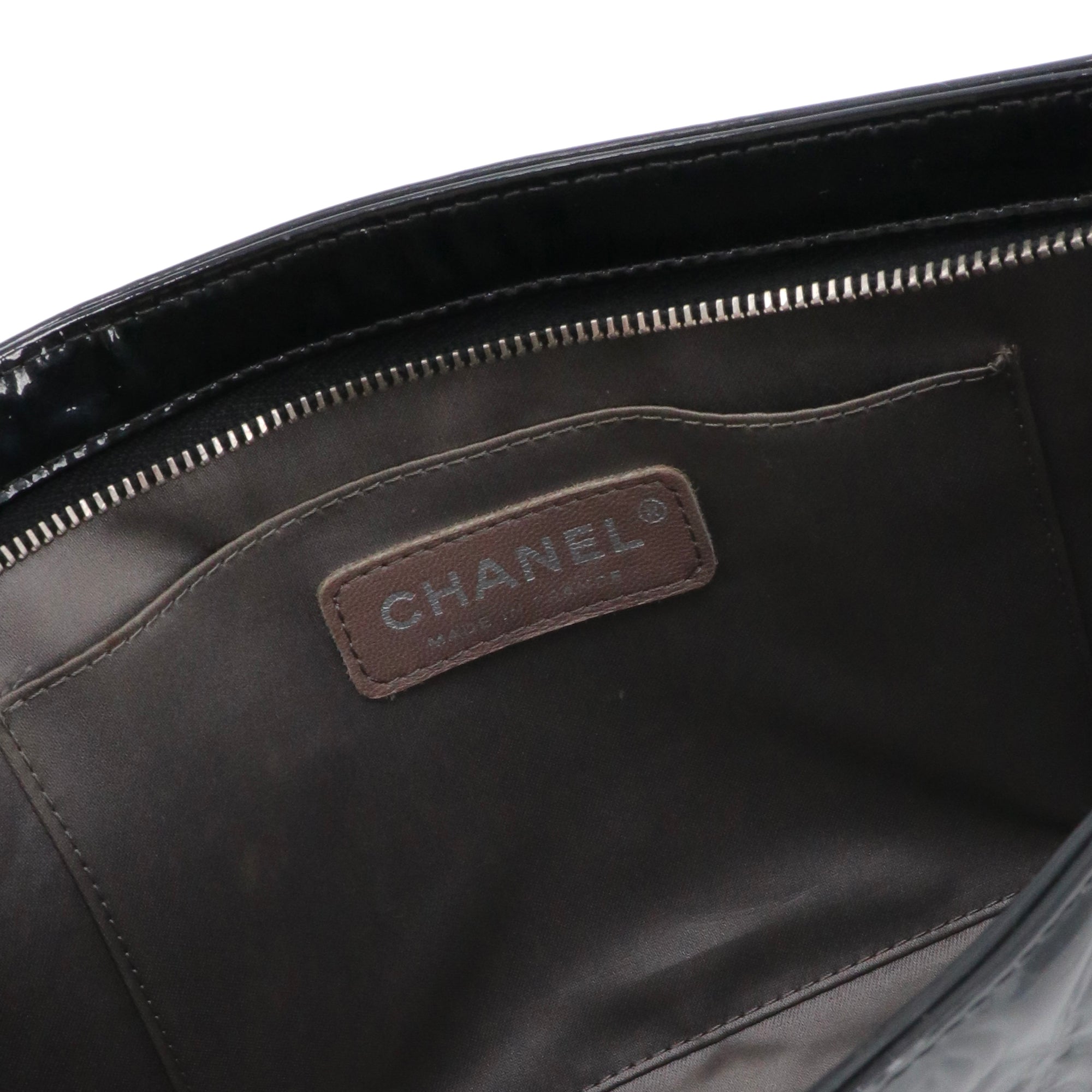 CHANEL - Chanel Mademoiselle shoulder bag in vintage black patent leather