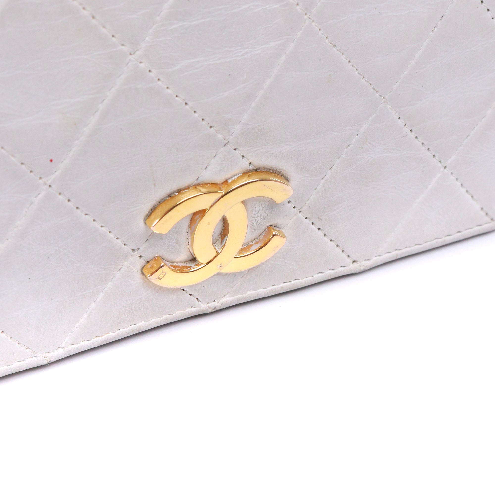 CHANEL - Sac classique à rabat Chanel vintage en cuir blanc