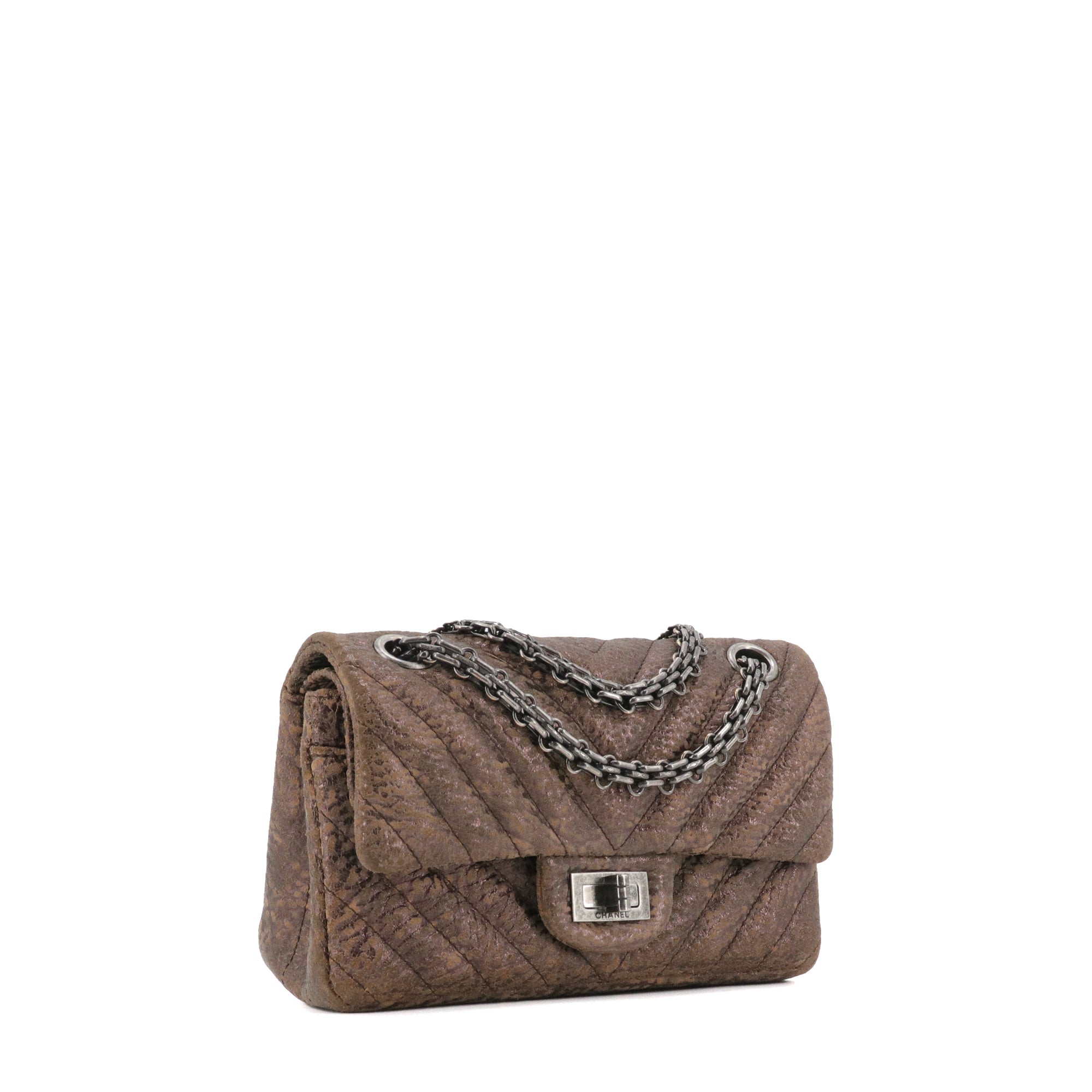 CHANEL - Sac à bandoulière 2.55 Chanel en cuir chevron et nubuck marron