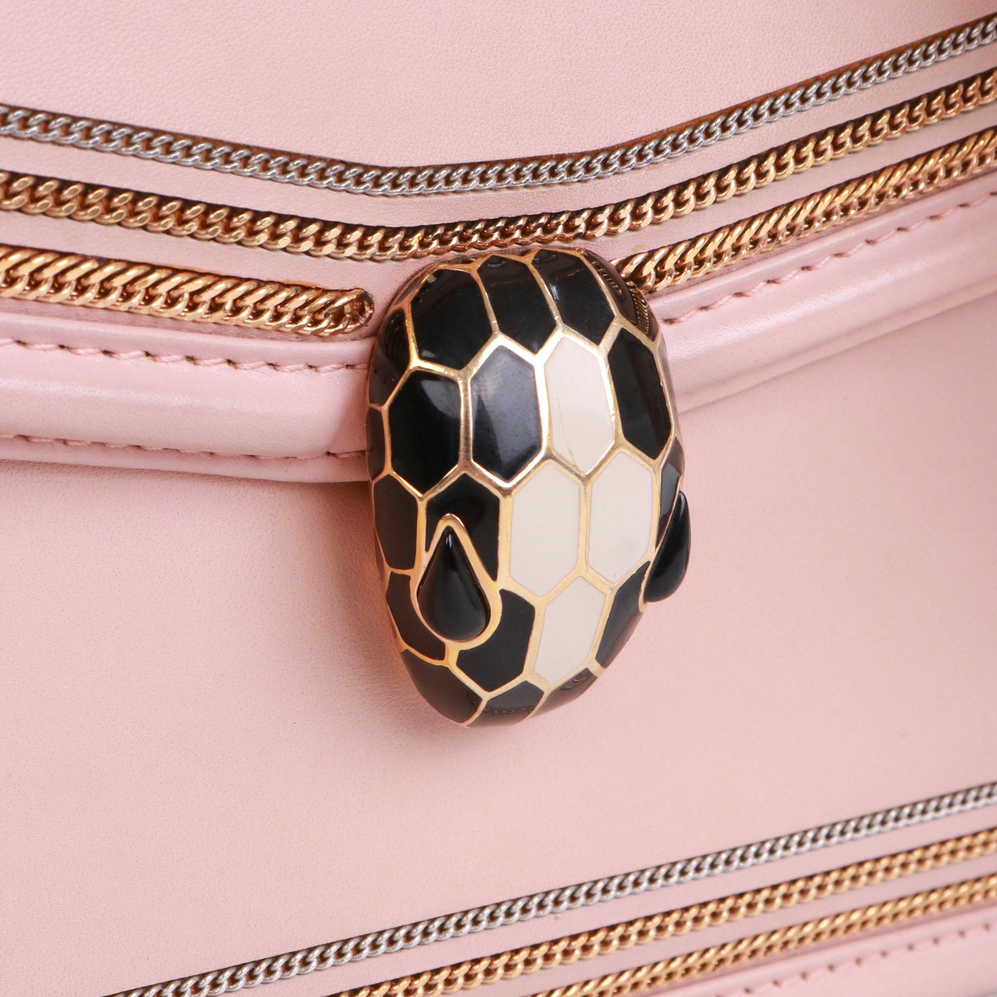 BULGARI - Sac à bandoulière Serpenti Bvlgari en cuir rose édition limitée