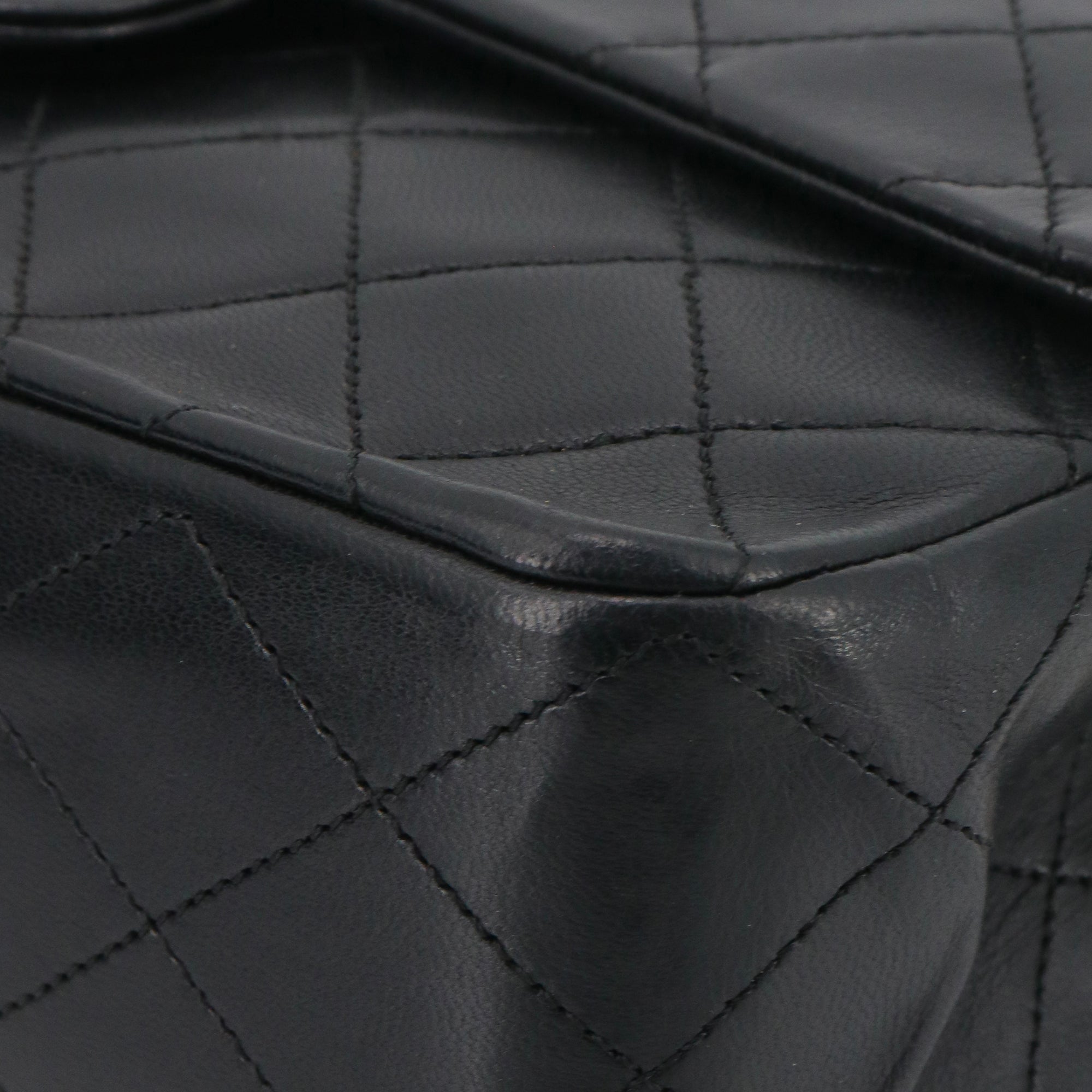 CHANEL - Sac à main Classique/Timeless Chanel 11.12 double flap Chanel en cuir lisse noir vintage