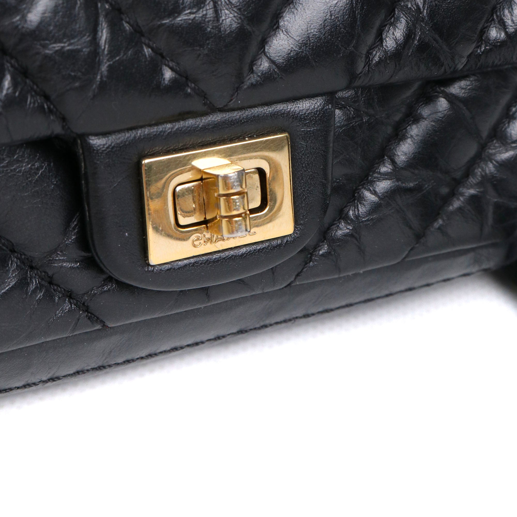CHANEL - Sac ceinture 2.55 Chanel en cuir noir