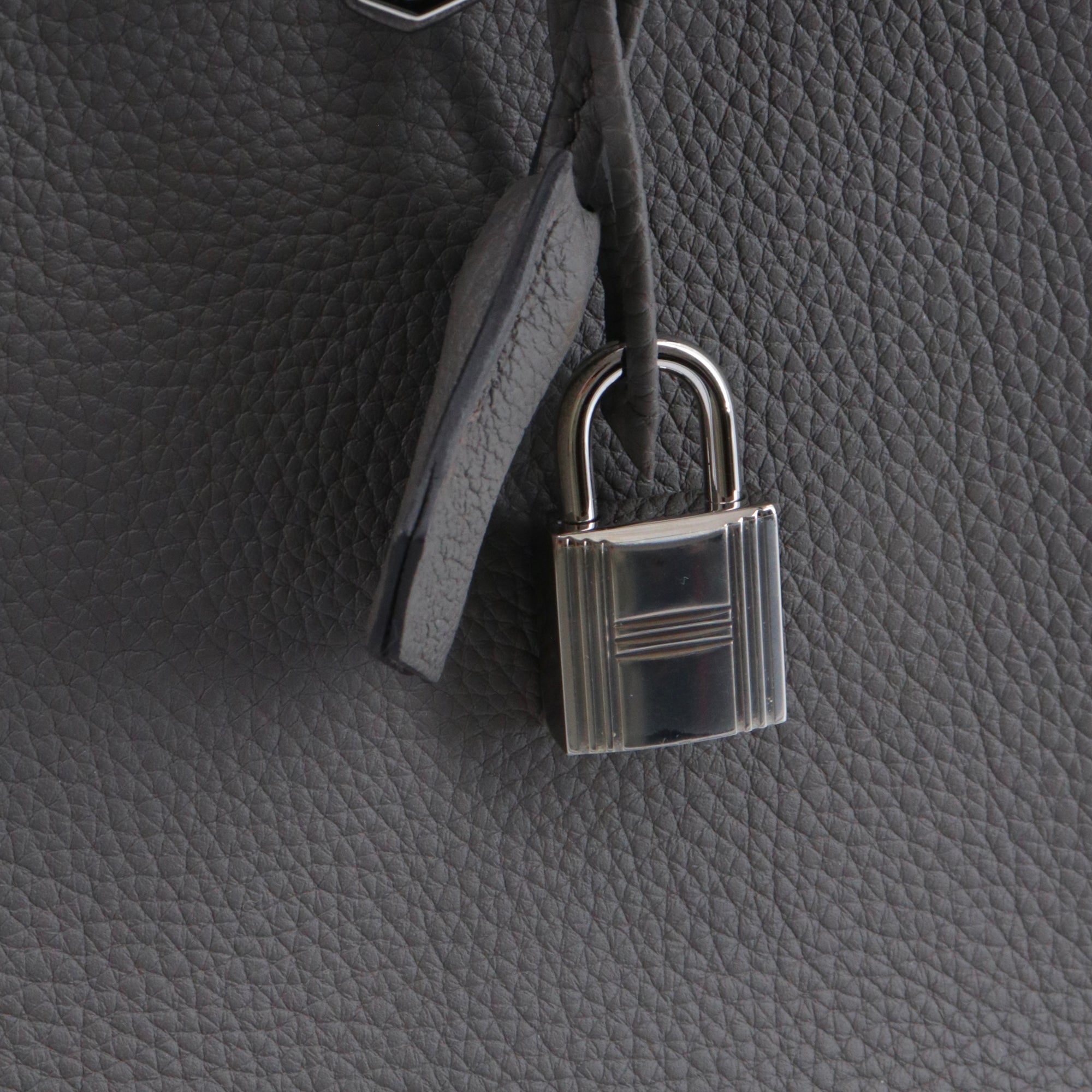HERMÈS - Sac à main Birkin 30 Hermès en cuir togo gris étain