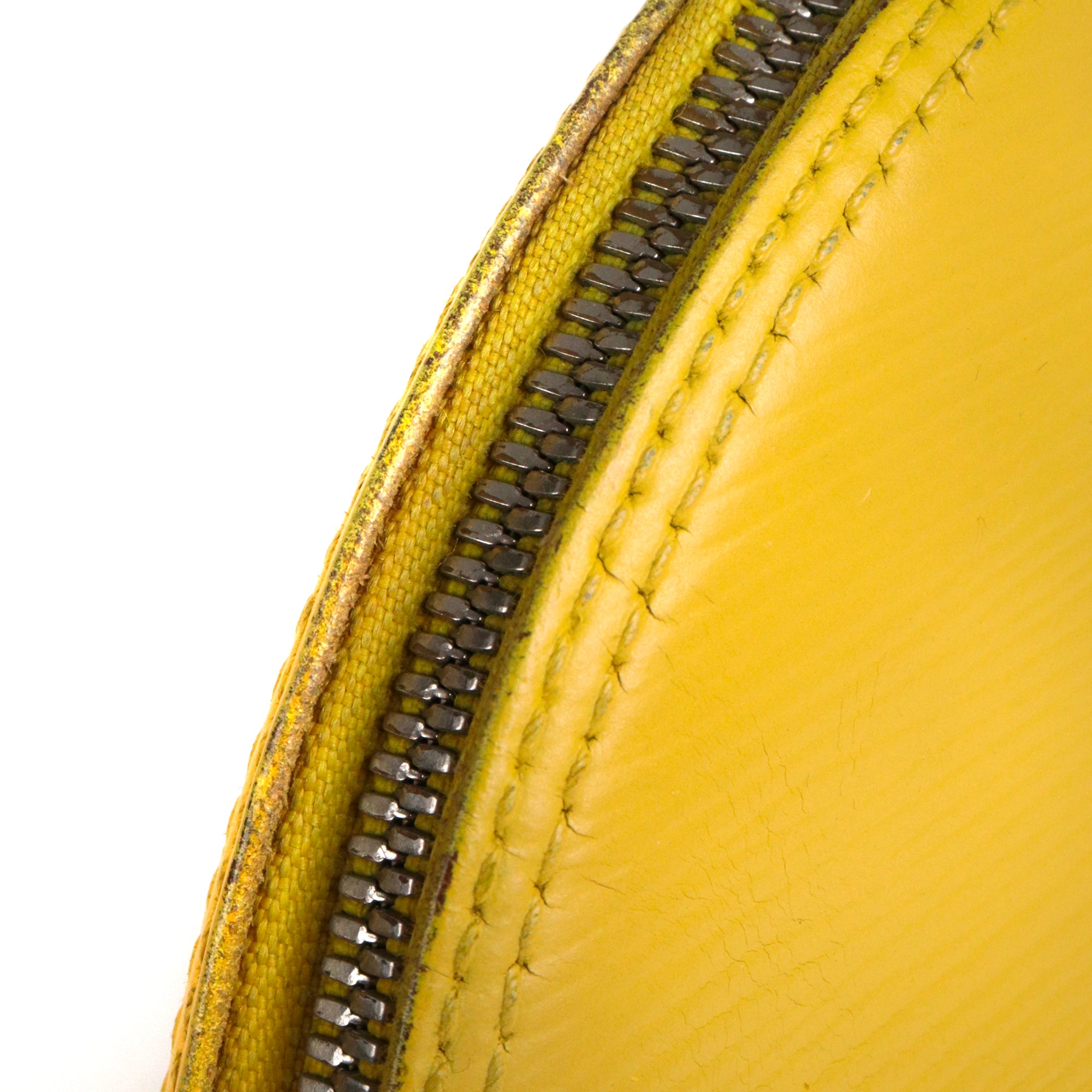LOUIS VUITTON - Sac à main Alma PM Louis Vuitton en cuir épi jaune