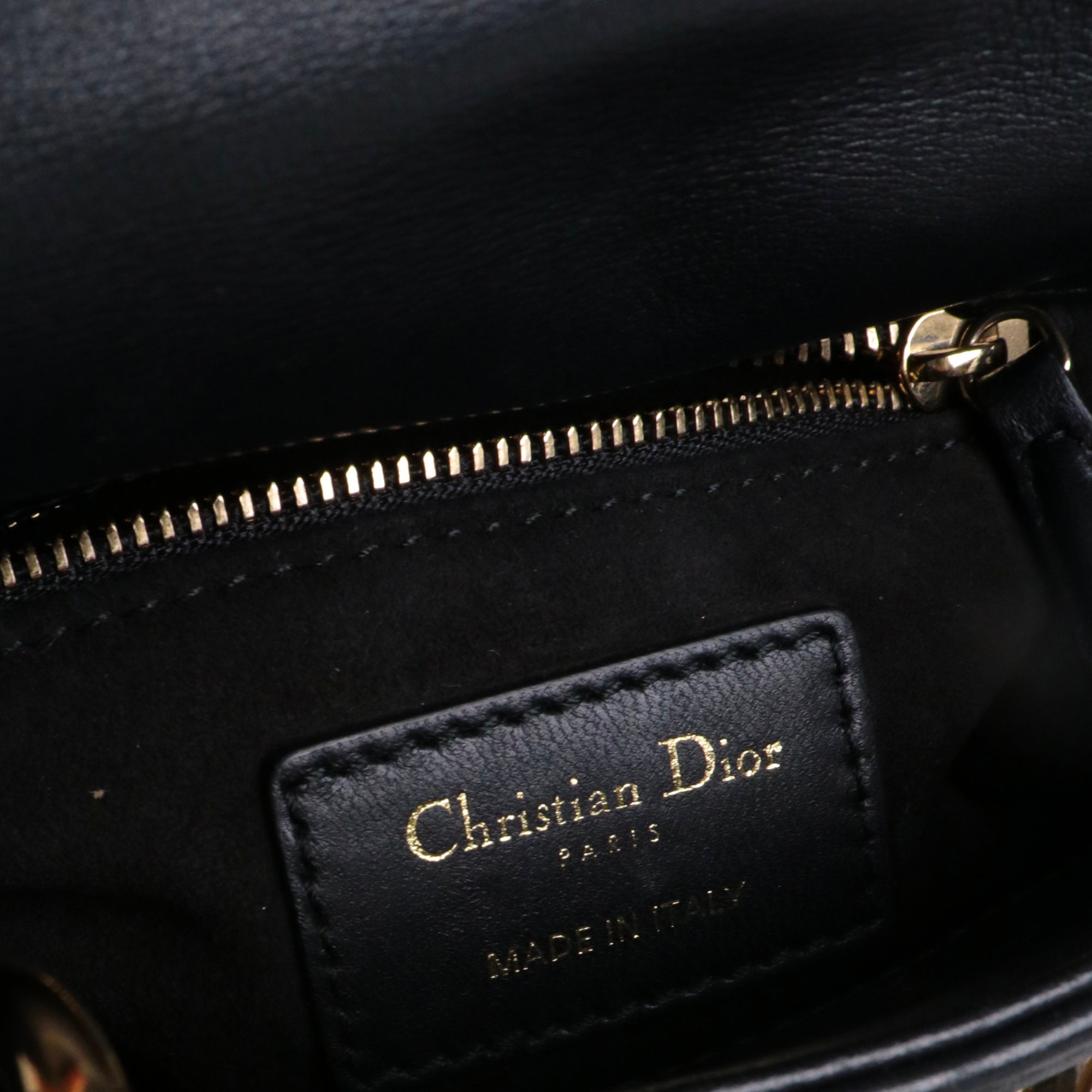 DIOR - Sac à main Lady Dior mini en cuir noir édition limitée