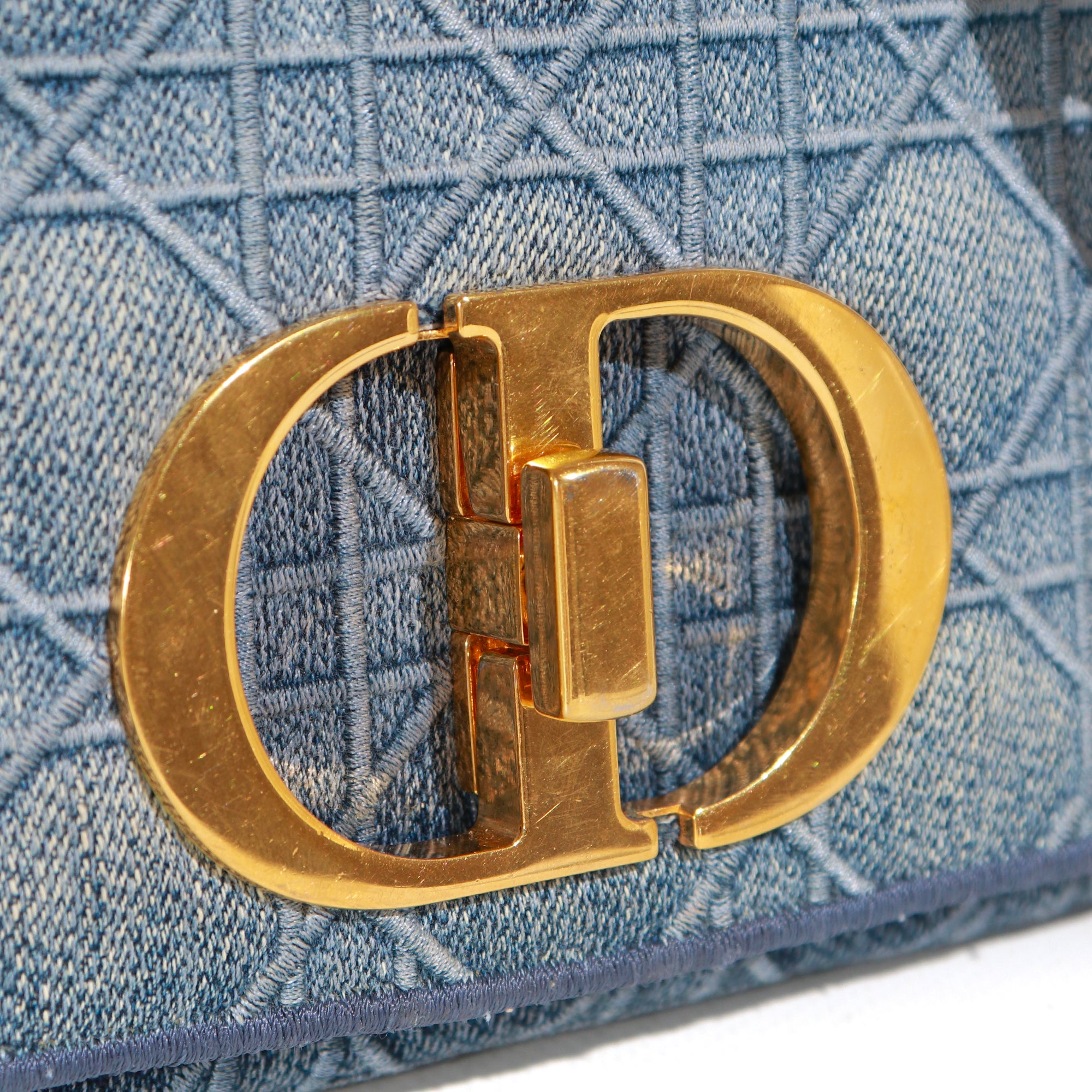 DIOR - Sac à bandoulière Caro small en denim