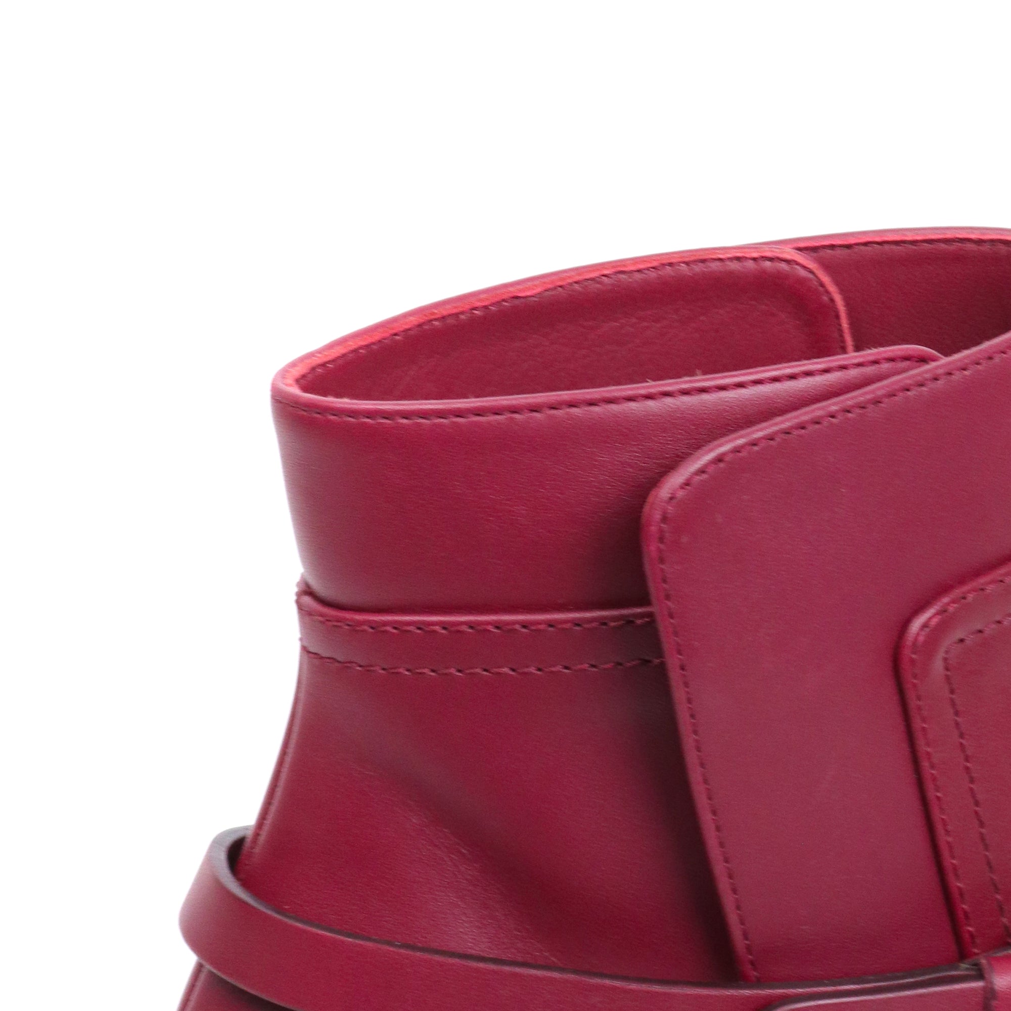 CHANEL - Bottines à talon Chanel en cuir bordeaux (T38.5)