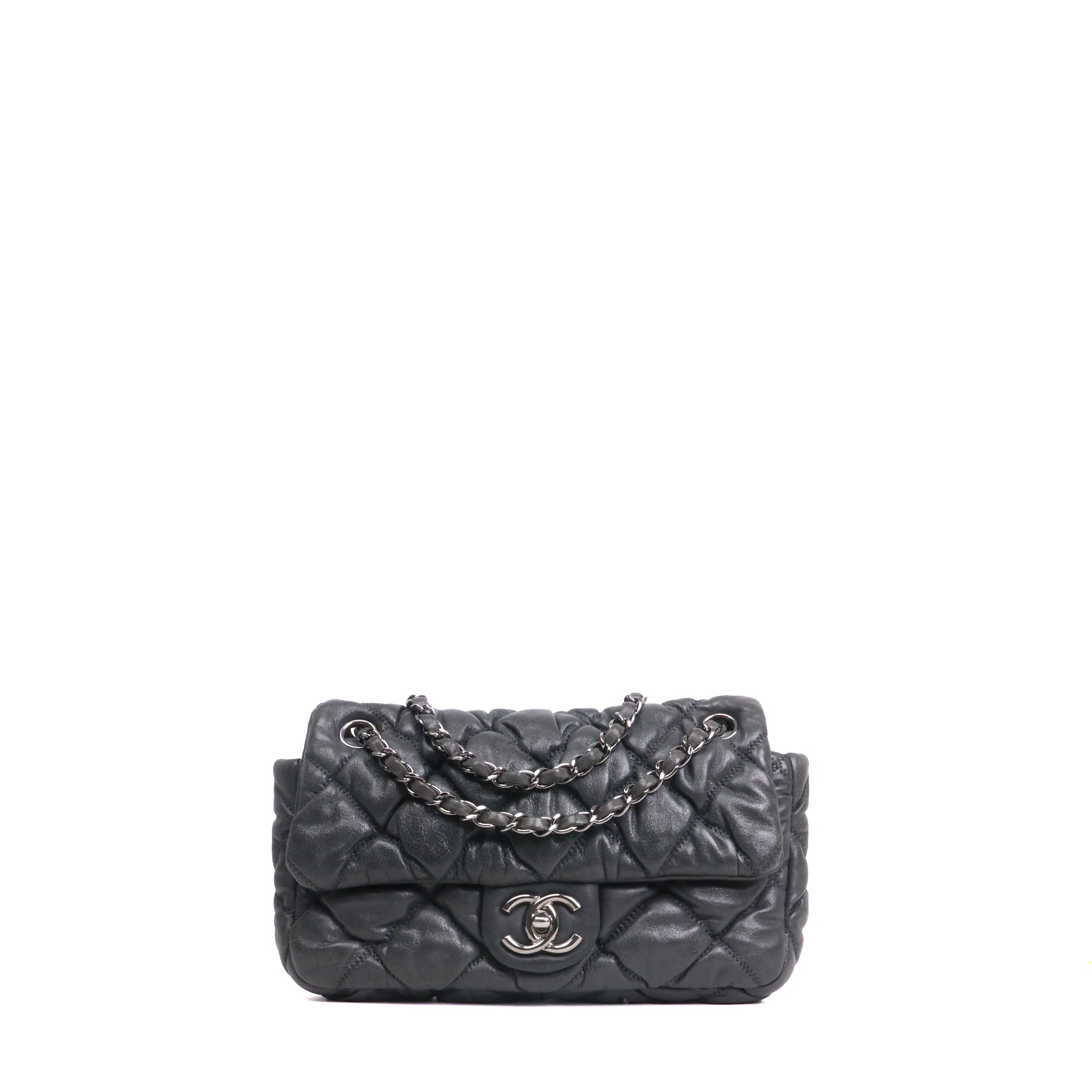 CHANEL - Sac à main Timeless/Classique Chanel simple flap Chanel en cuir froissé bulle gris