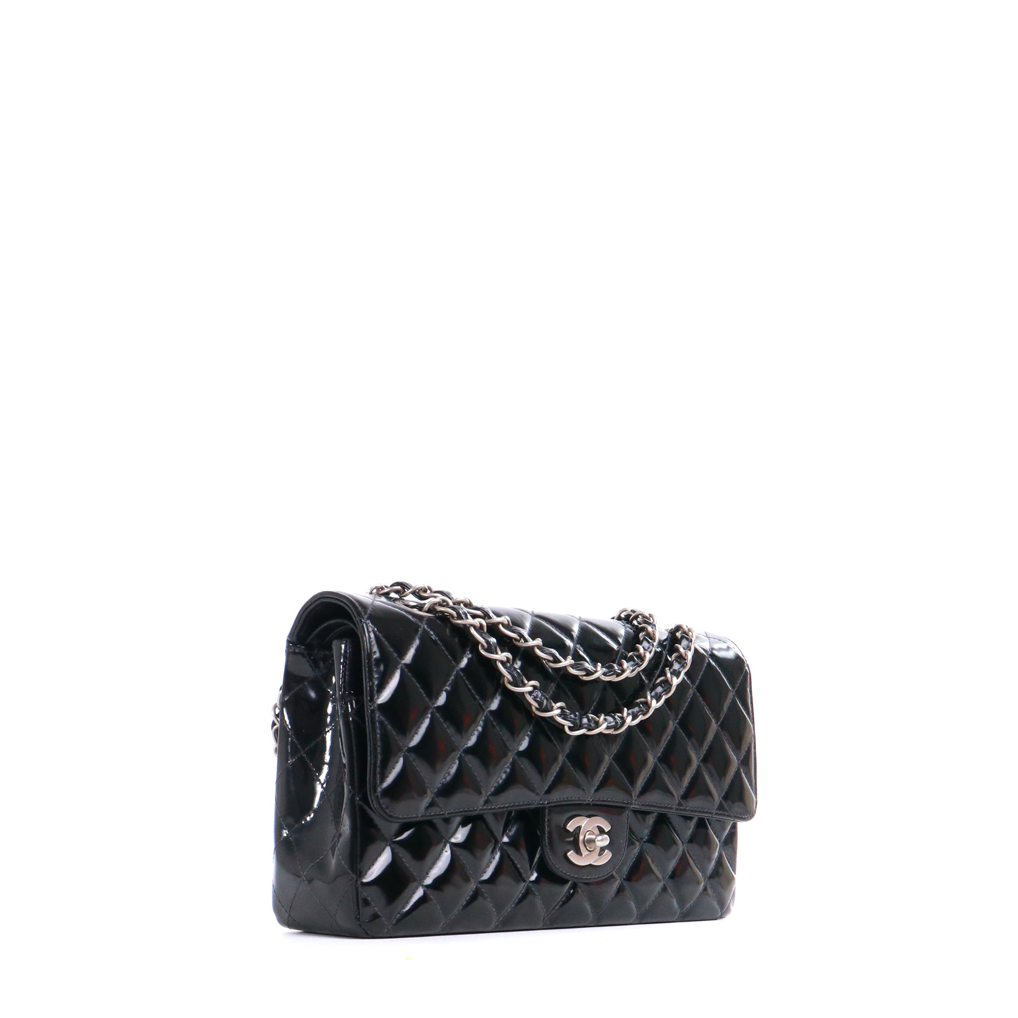 CHANEL - Sac à main Timeless 25 double flap Chanel en cuir matelassé noir verni