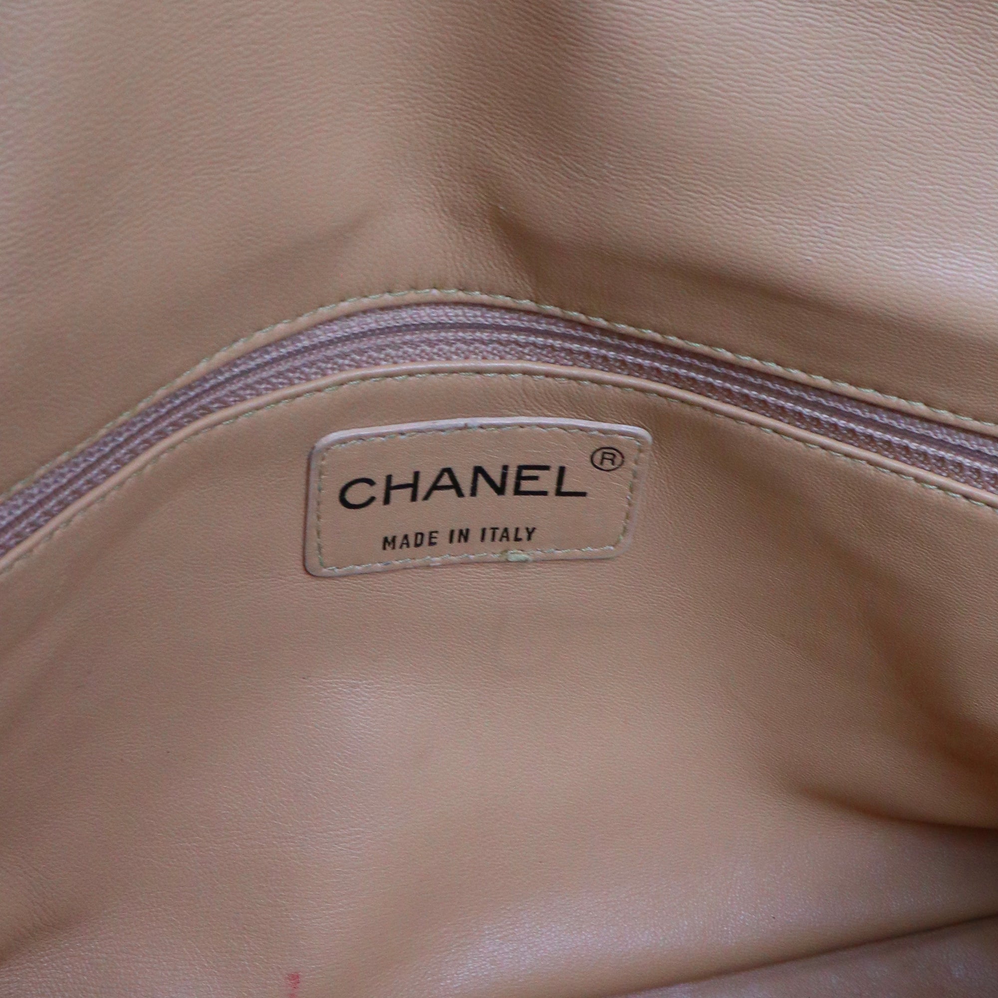 CHANEL - Sac à bandoulière Timeless/Classique Chanel simple flap en fourrure lapin