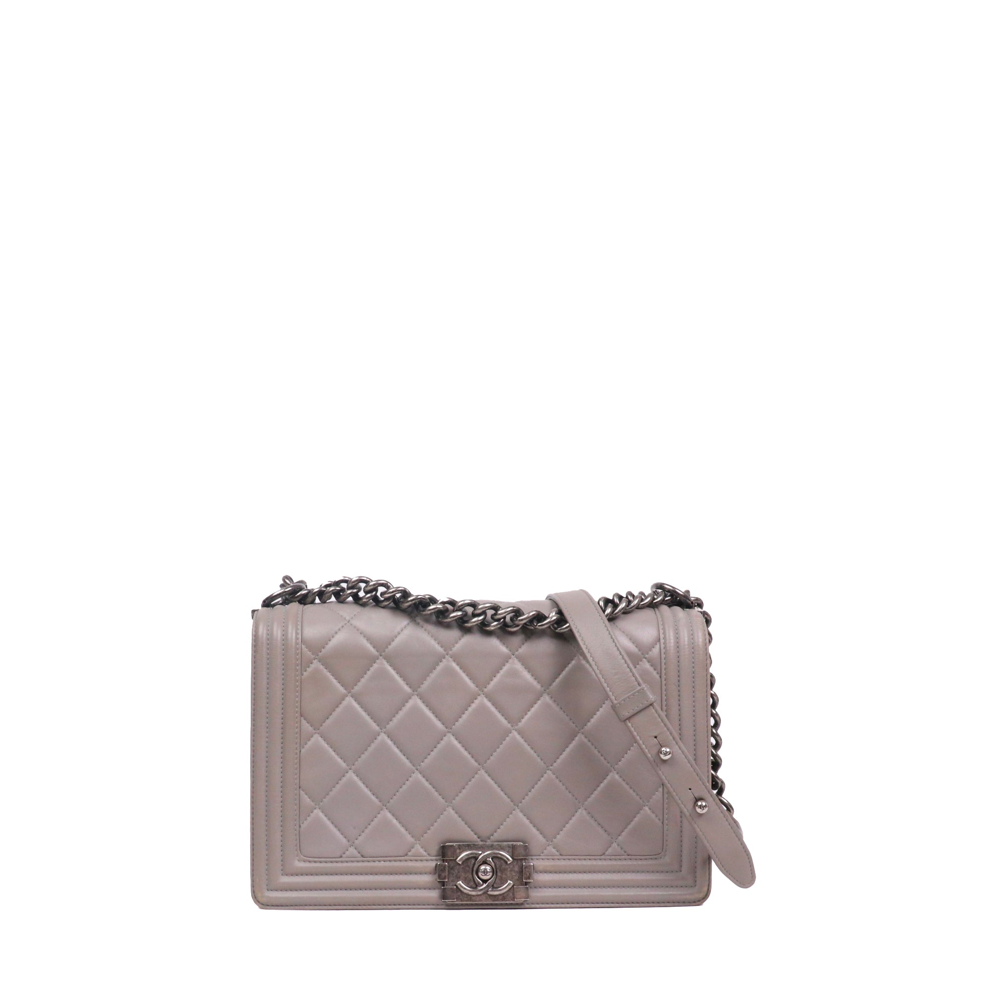 CHANEL - Sac à bandoulière Boy Chanel en cuir gris