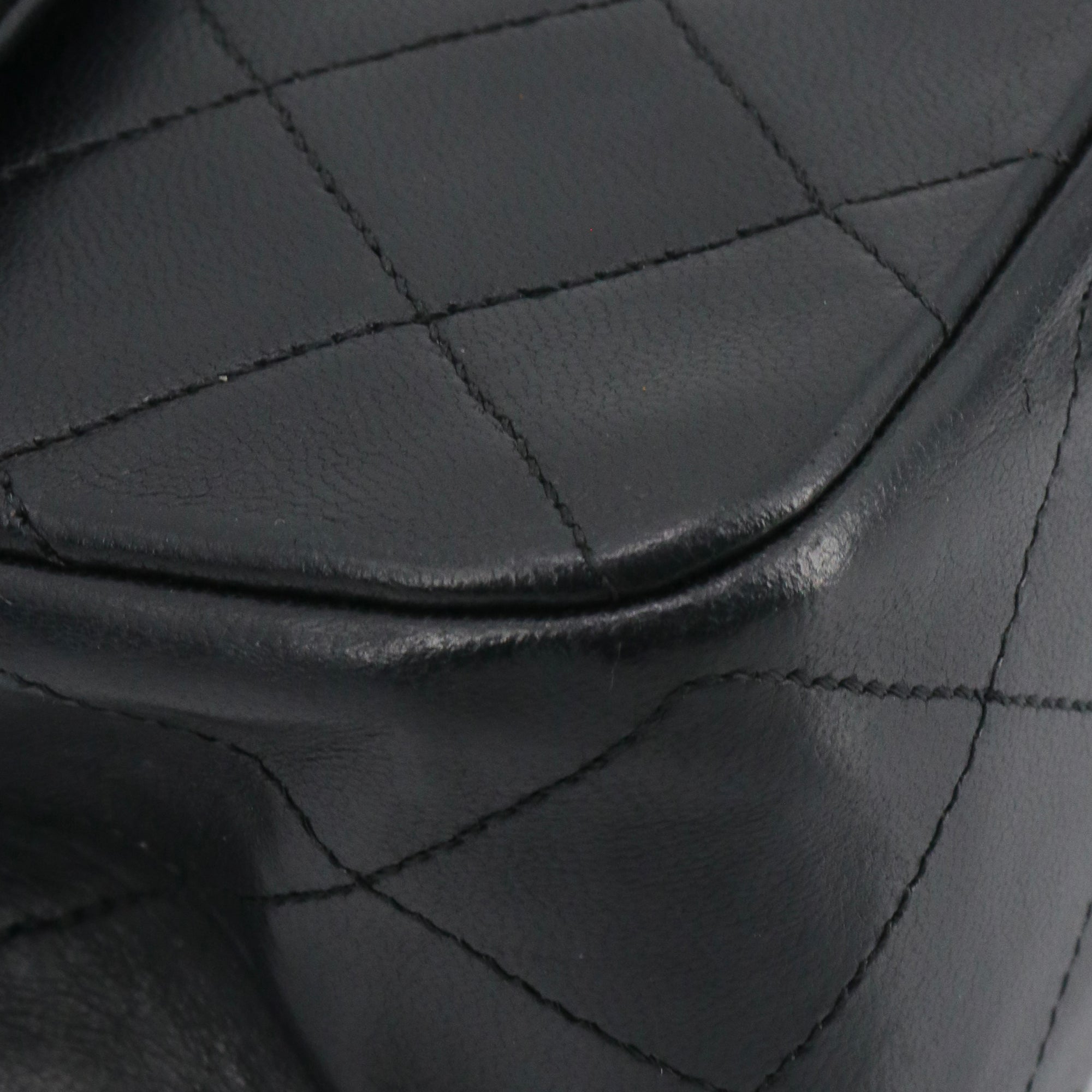 CHANEL - Sac à main Classique/Timeless Chanel 11.12 double flap Chanel en cuir lisse noir vintage