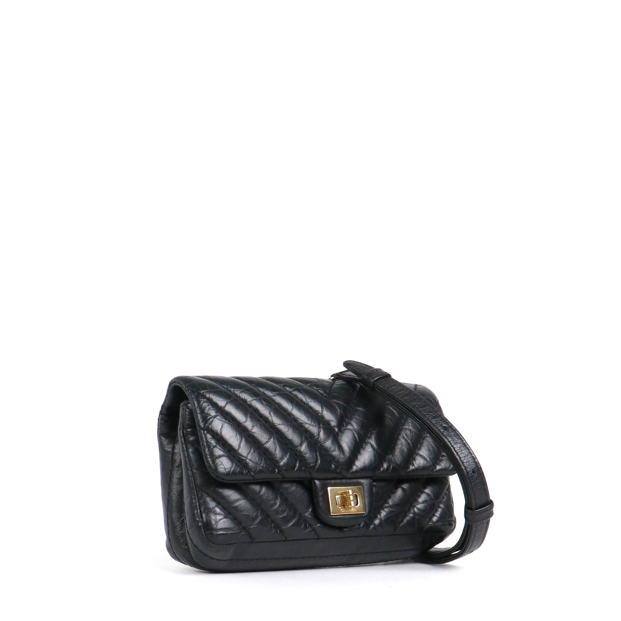 CHANEL - Sac ceinture 2.55 Chanel en cuir noir