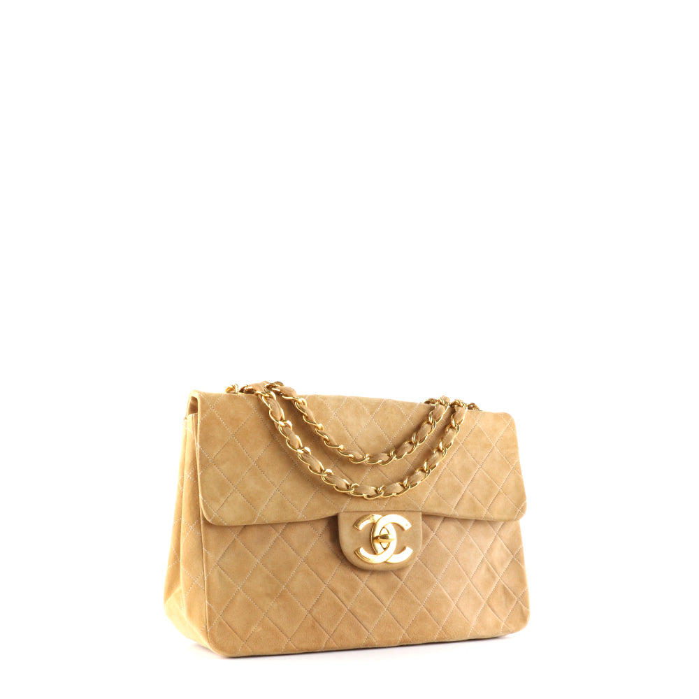 CHANEL - Sac à main Timeless Maxi Jumbo vintage en daim beige
