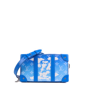 LOUIS VUITTON - Sac à bandoulière Trunk Clutch Cloud Louis Vuitton en toile monogrammée bleue édition limitée