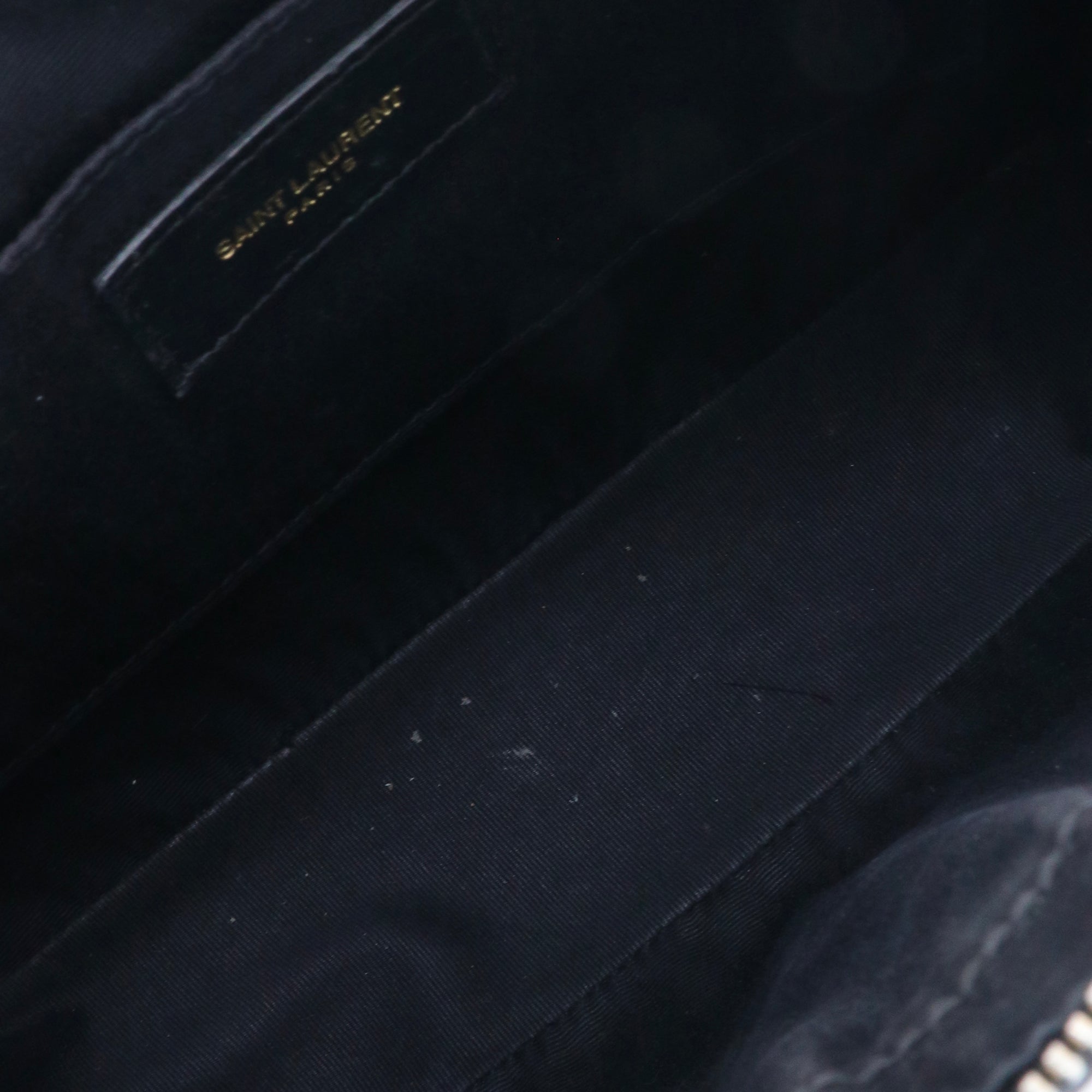 SAINT LAURENT - Sac à bandoulière Lou Saint Laurent en cuir chevron noir