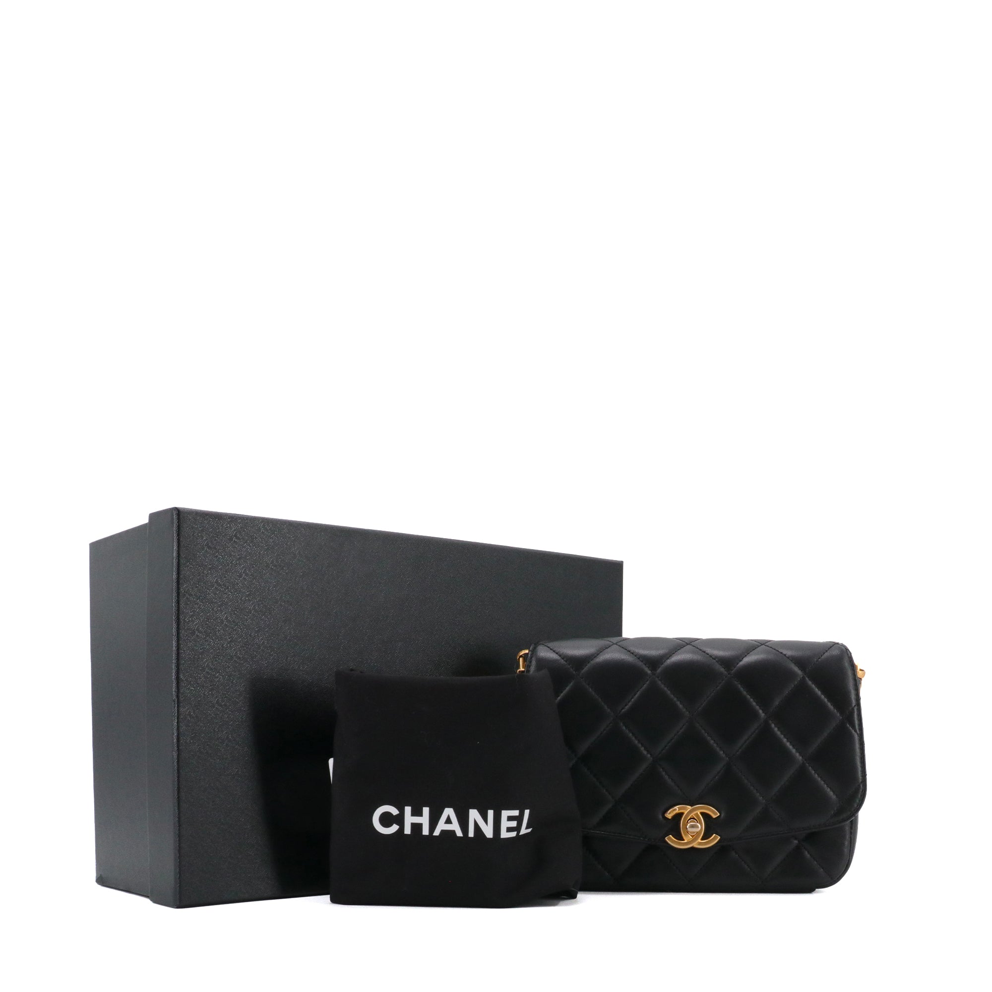 CHANEL - Sac à bandoulière Timeless CC Coin Chanel en cuir lisse noir