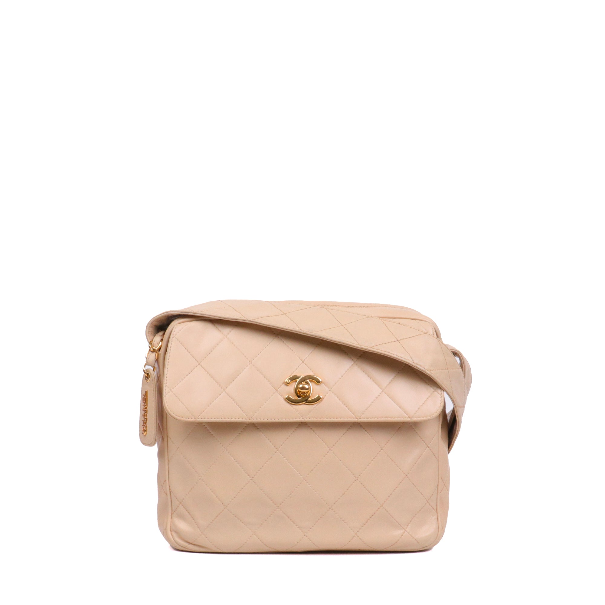 CHANEL - Sac à bandoulière Caméra Chanel en cuir lisse beige vintage