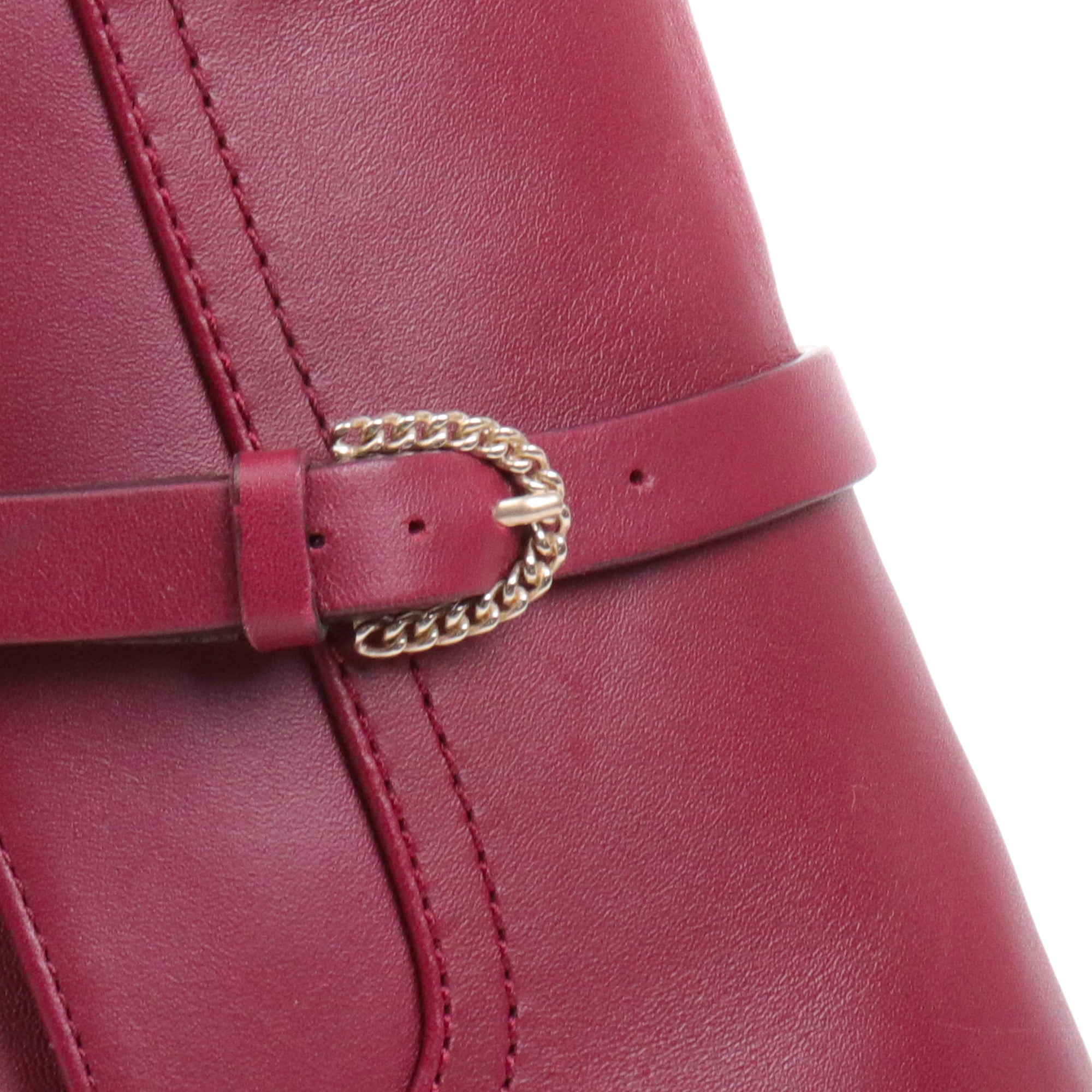 CHANEL - Bottines à talon Chanel en cuir bordeaux (T38.5)