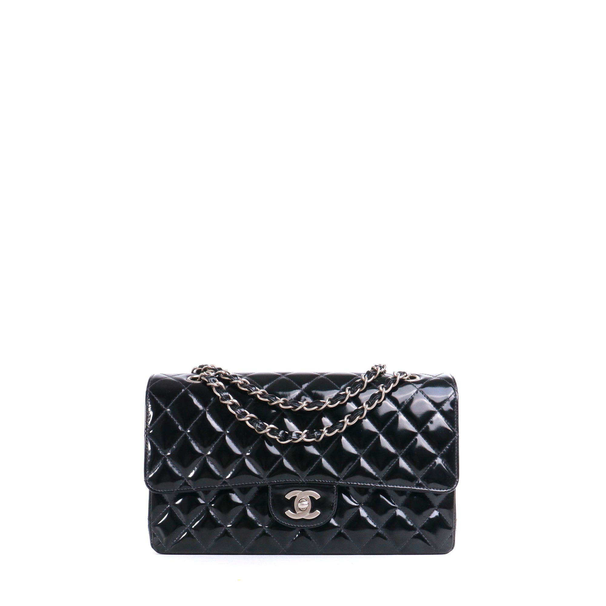 CHANEL - Sac à main Timeless 25 double flap Chanel en cuir matelassé noir verni