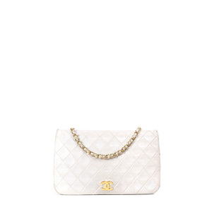 CHANEL - Sac classique à rabat Chanel vintage en cuir blanc