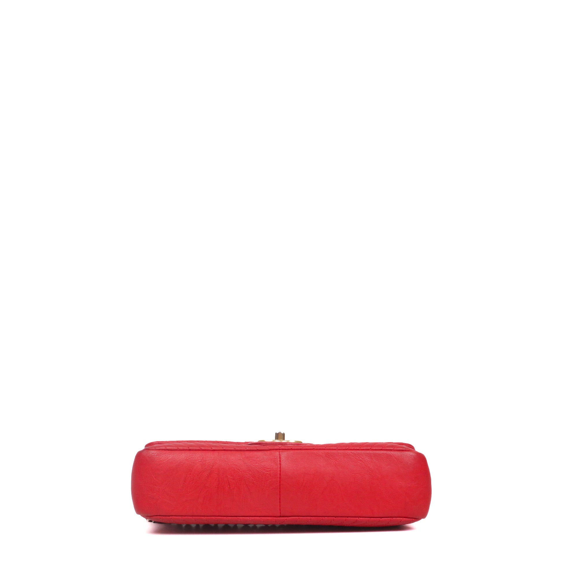 CHANEL - Sac à main Classique/Timeless Médaillon Chanel en cuir chevron rouge