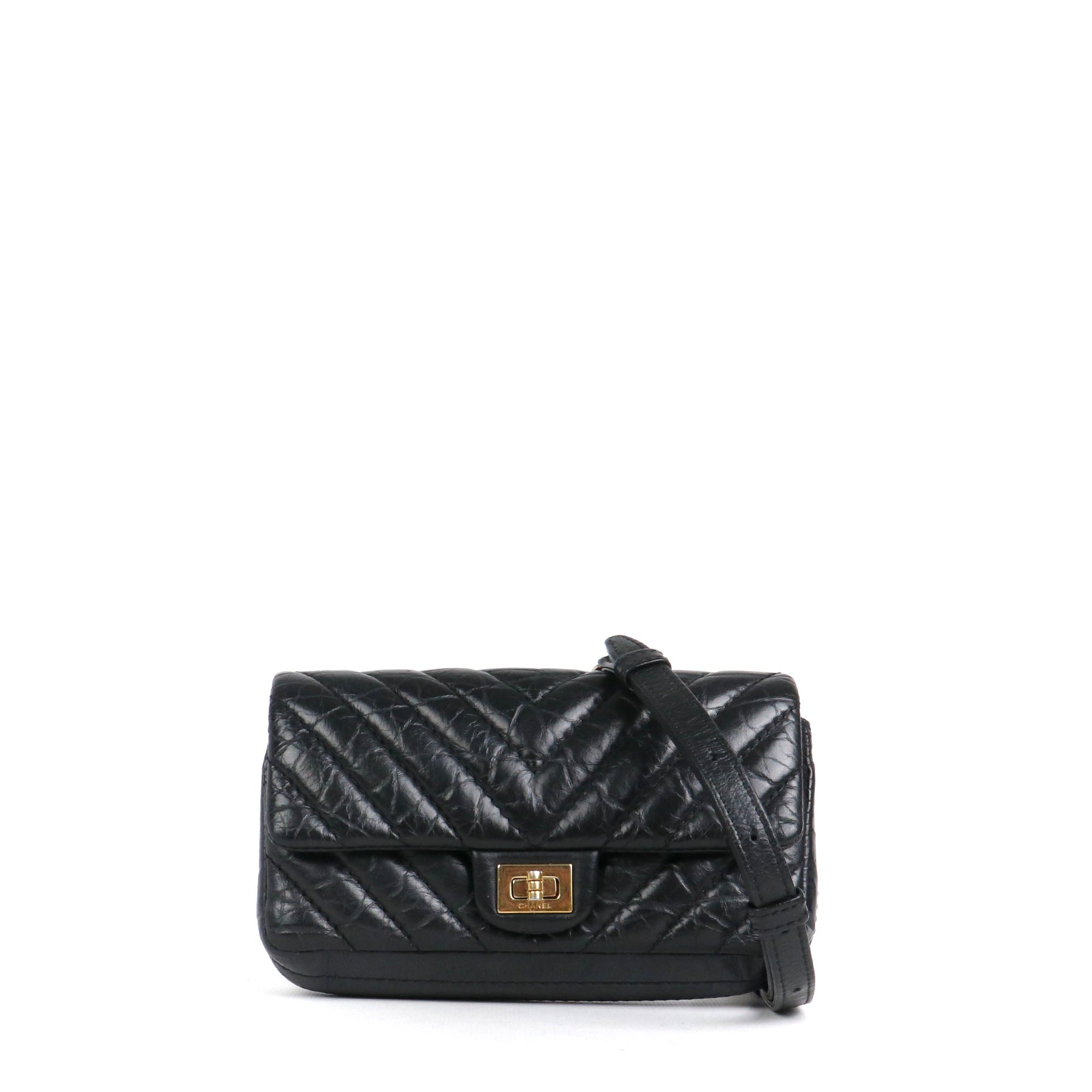 CHANEL - Sac ceinture 2.55 Chanel en cuir noir
