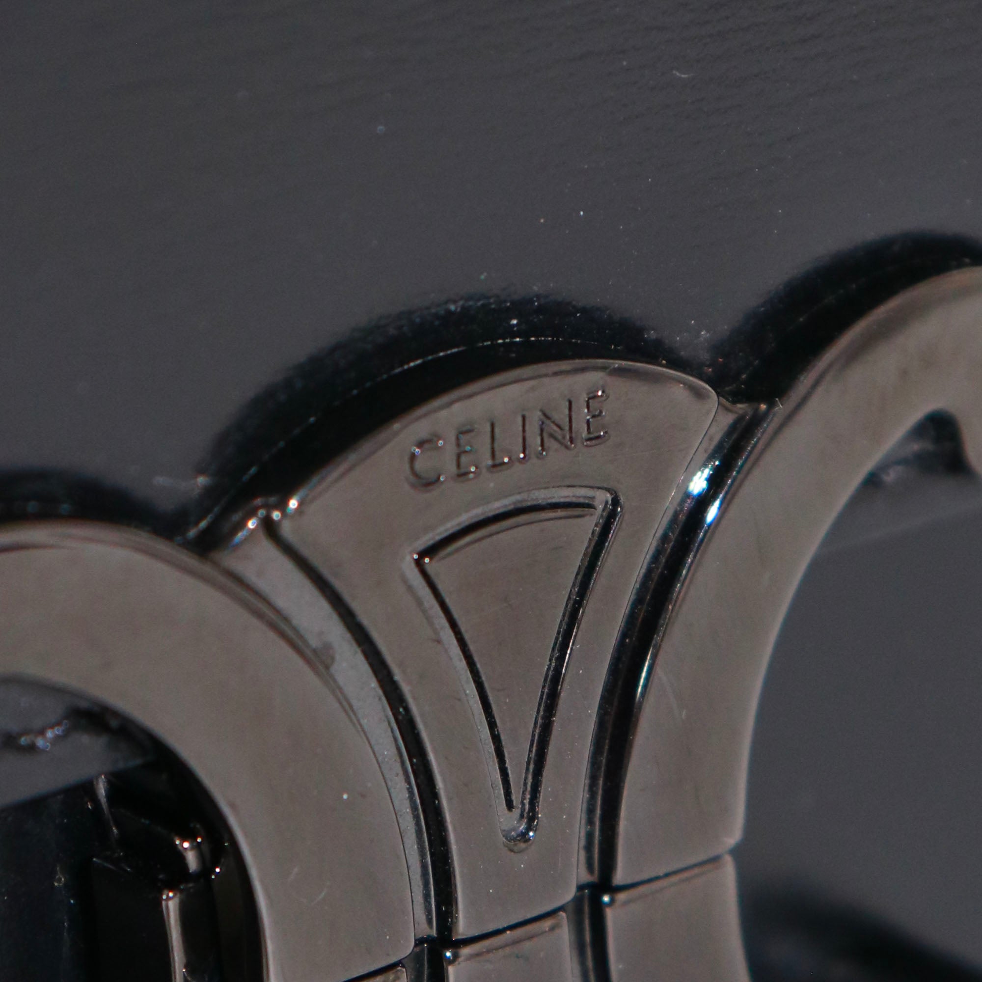 CELINE - Sac à bandoulière Triomphe medium en cuir box noir