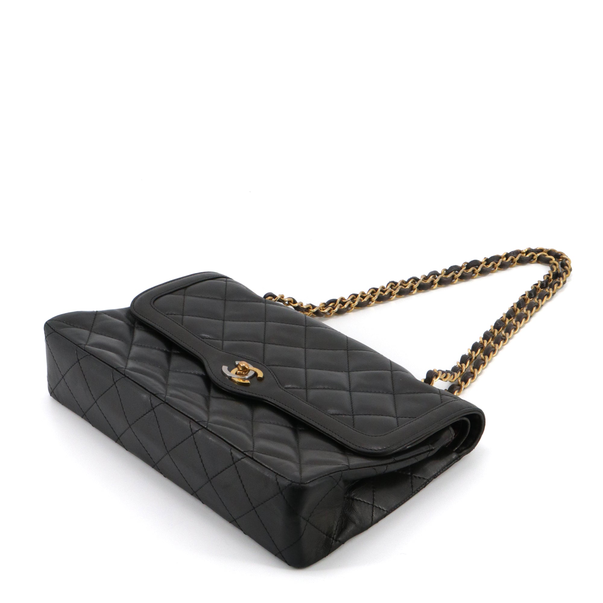 CHANEL - Sac à main Paris Double Flap Chanel en cuir matelassé noir vintage