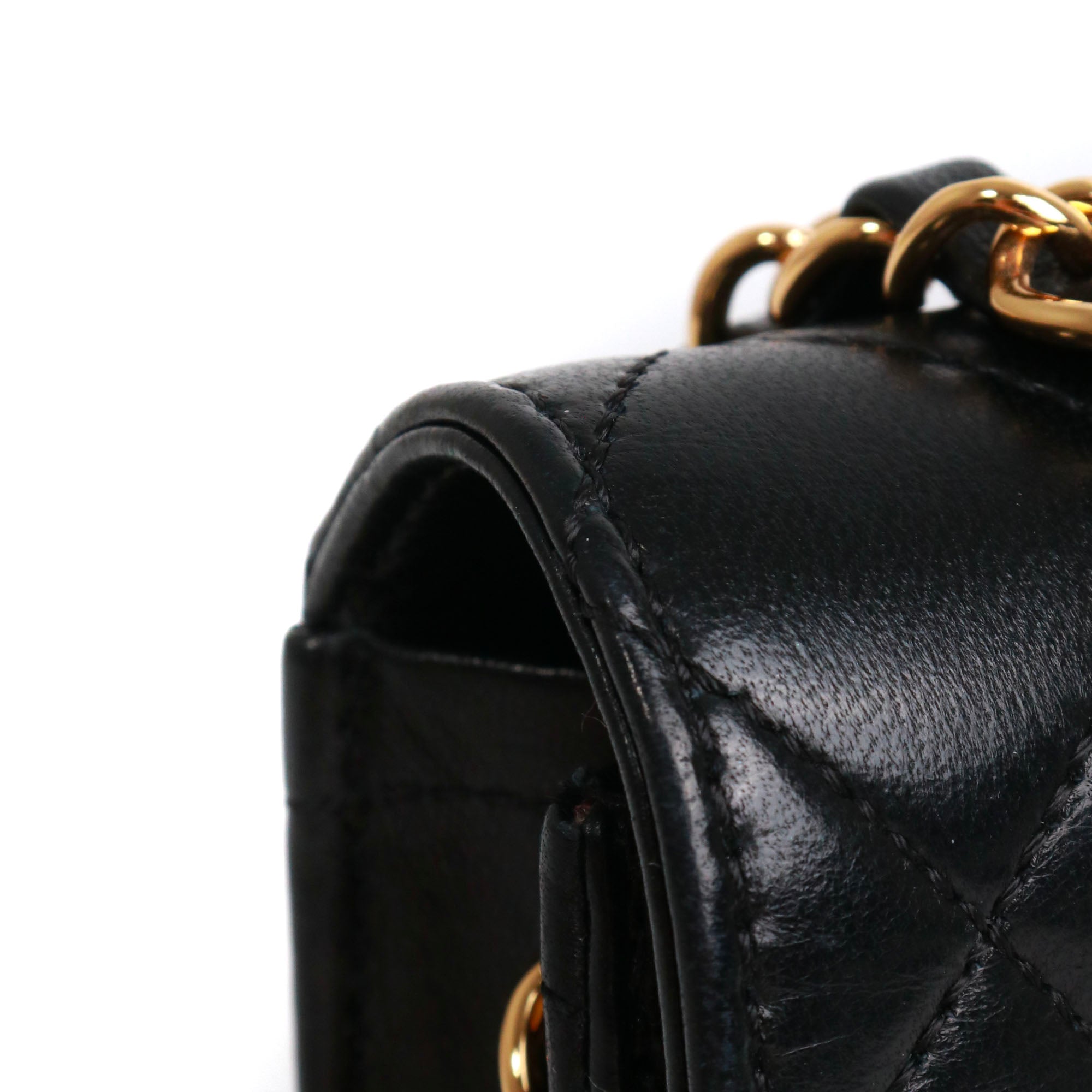 CHANEL - Sac à bandoulière Mademoiselle vintage Chanel en cuir matelassé noir