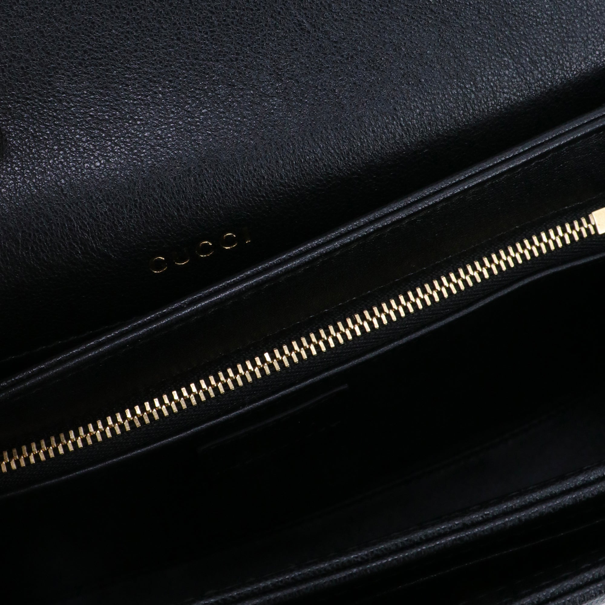 GUCCI - Sac à bandoulière Horsebit 1955 Gucci en cuir noir et fourrure