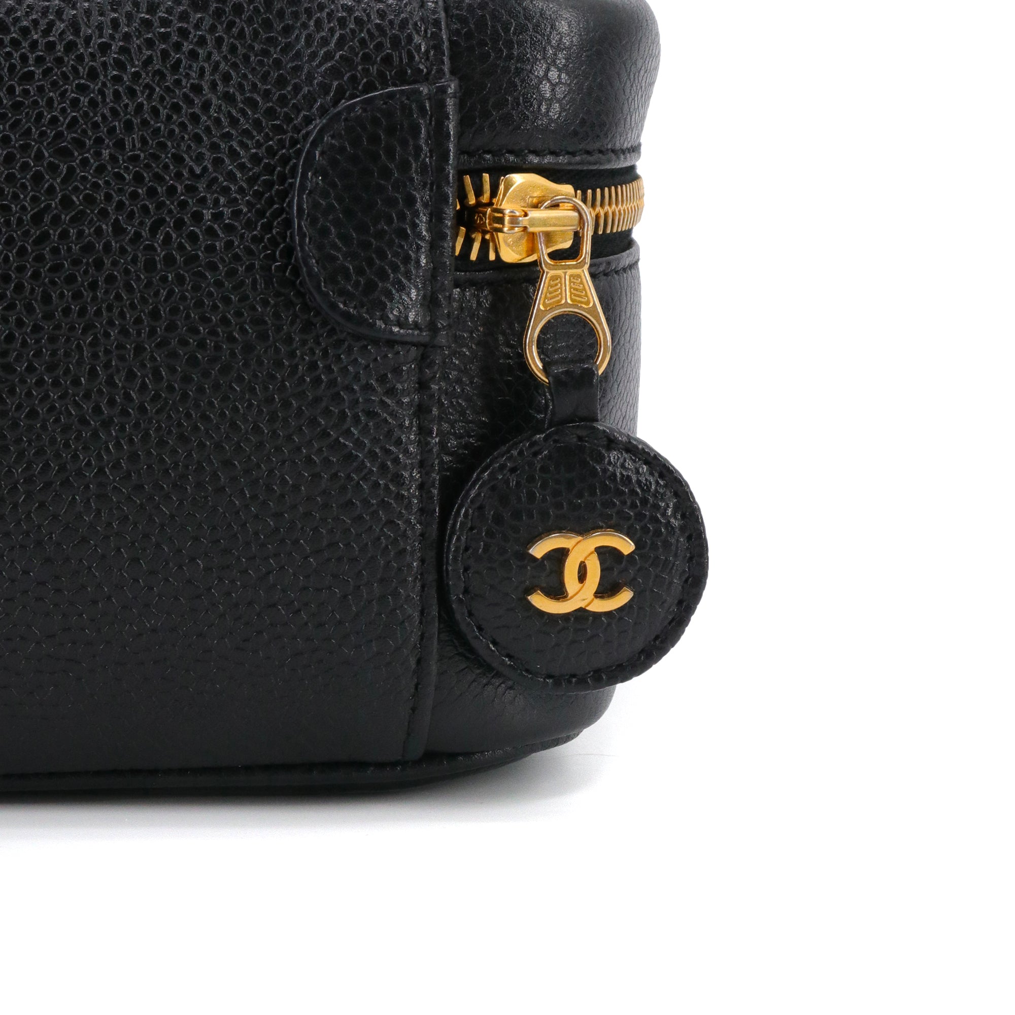CHANEL - Sac à main Vanity Chanel en cuir caviar noir vintage
