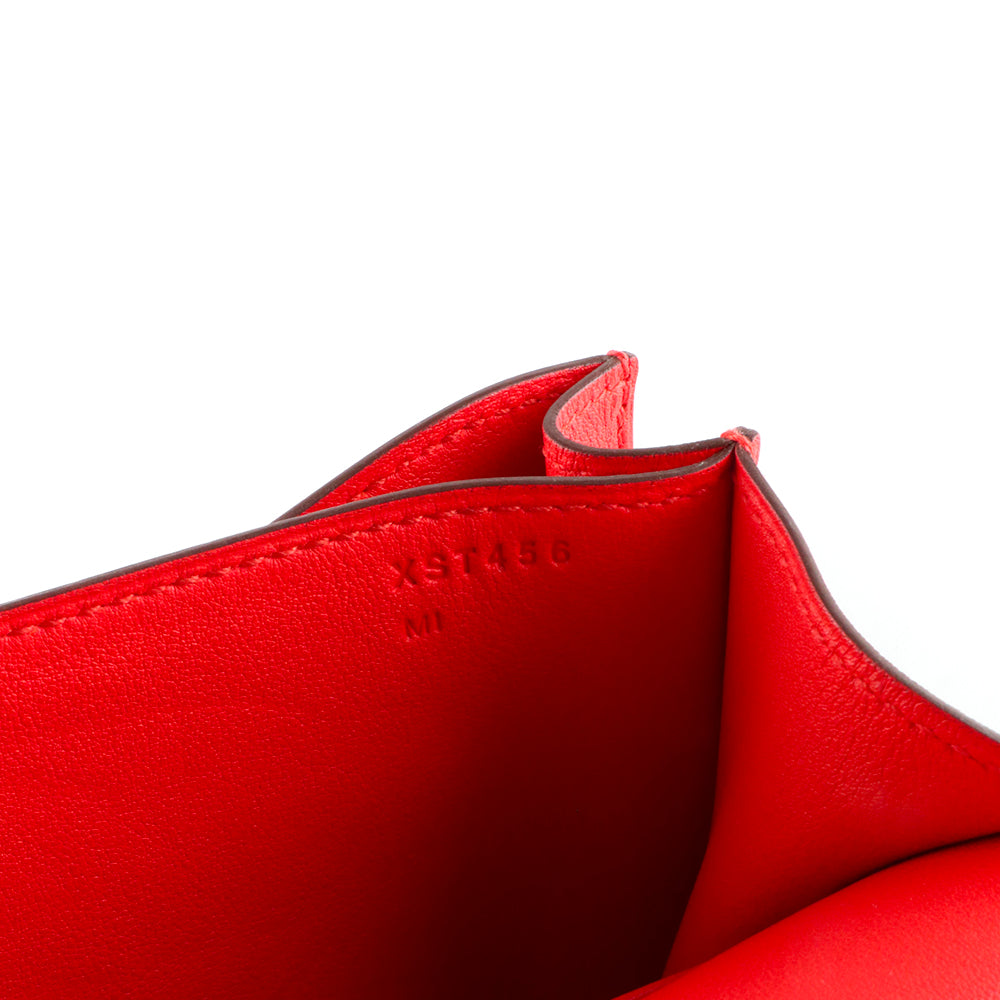 HERMÈS - Sac à bandoulière Constance 18 en cuir swift rouge