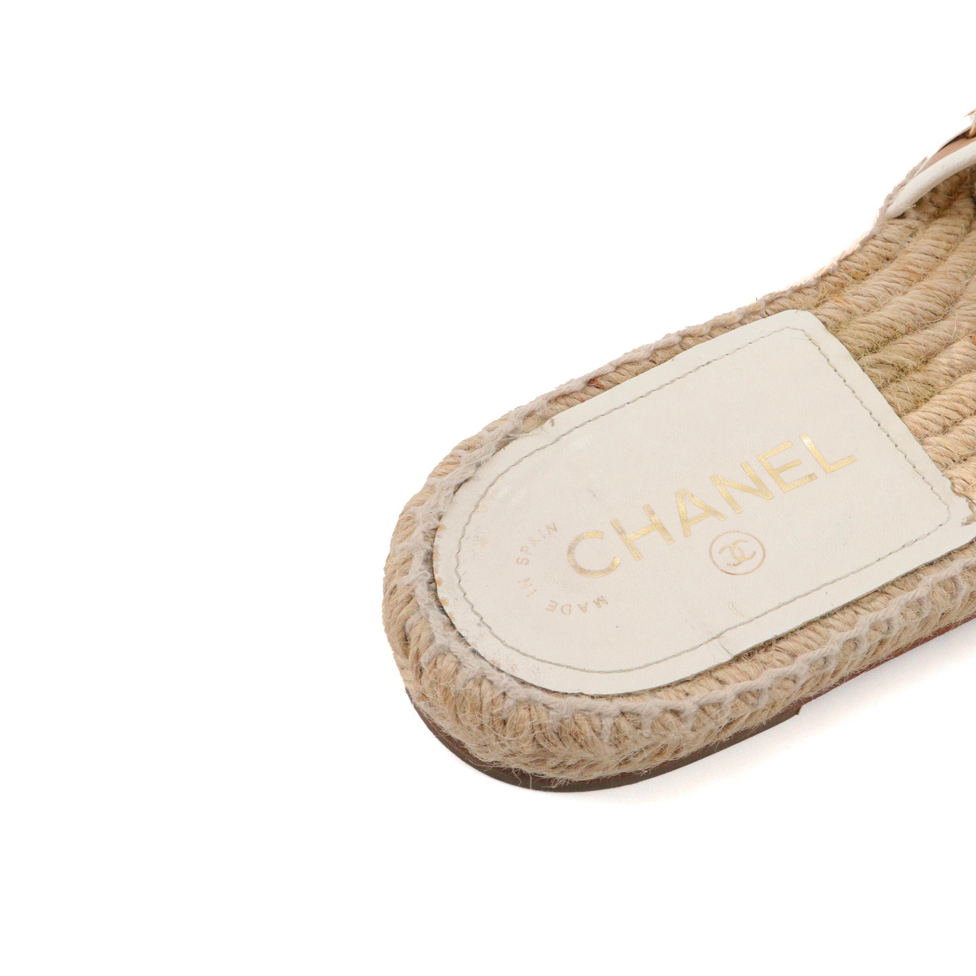 CHANEL - Sandales Chanel en corde et cuir blanc (T40)