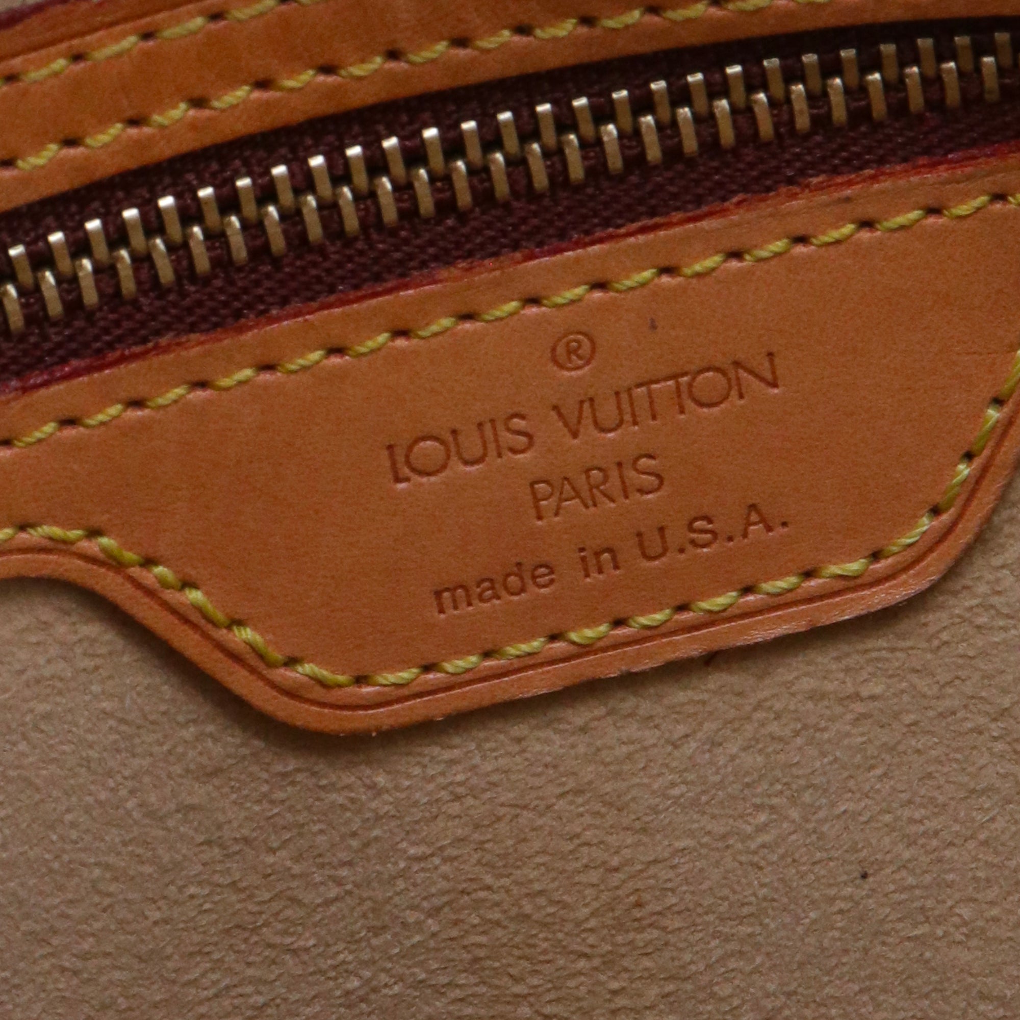 LOUIS VUITTON - Sac à épaule Looping Louis Vuitton en toile monogrammée vintage