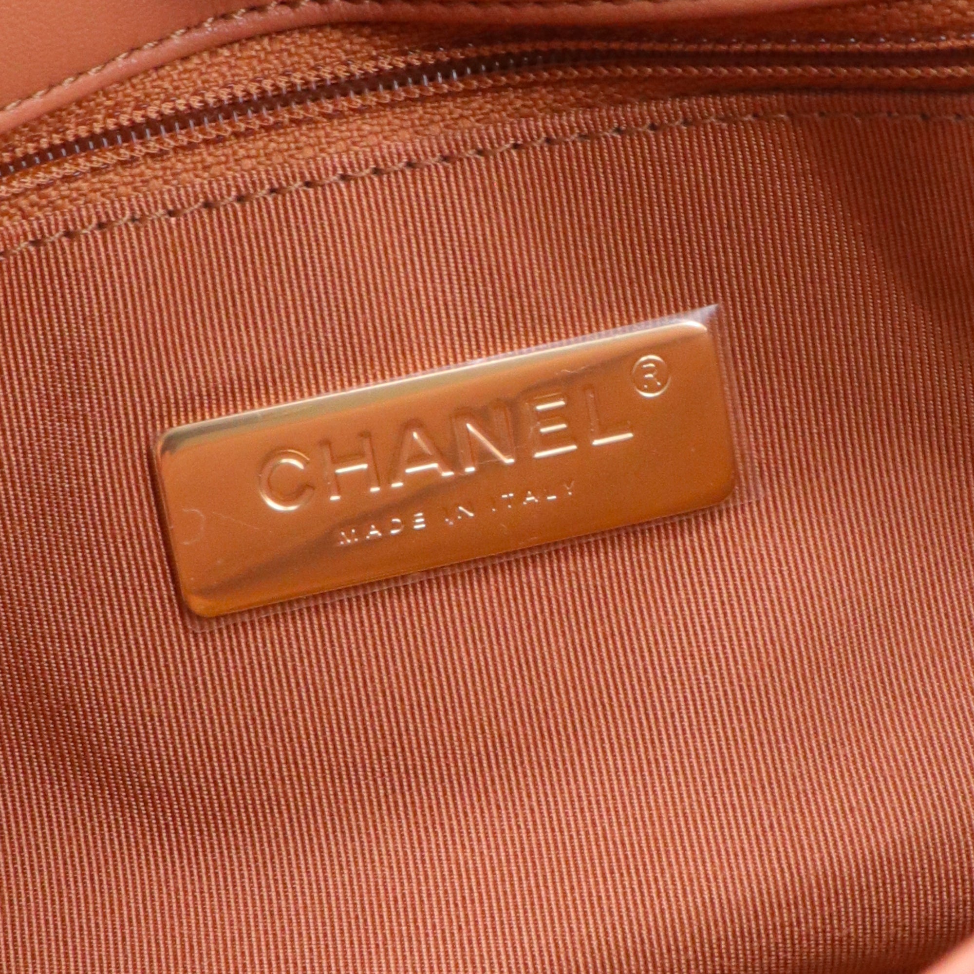 CHANEL - Sac à bandoulière 19 Chanel en cuir marron