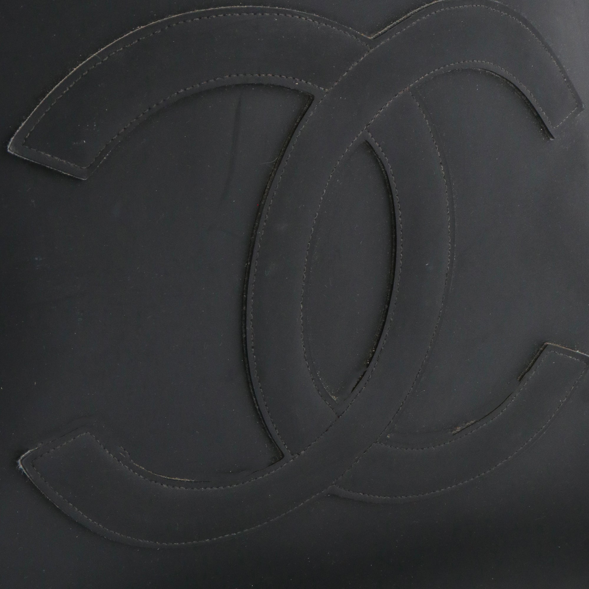 CHANEL - Sac Cabas Cocomark Chanel en caoutchouc noir vintage