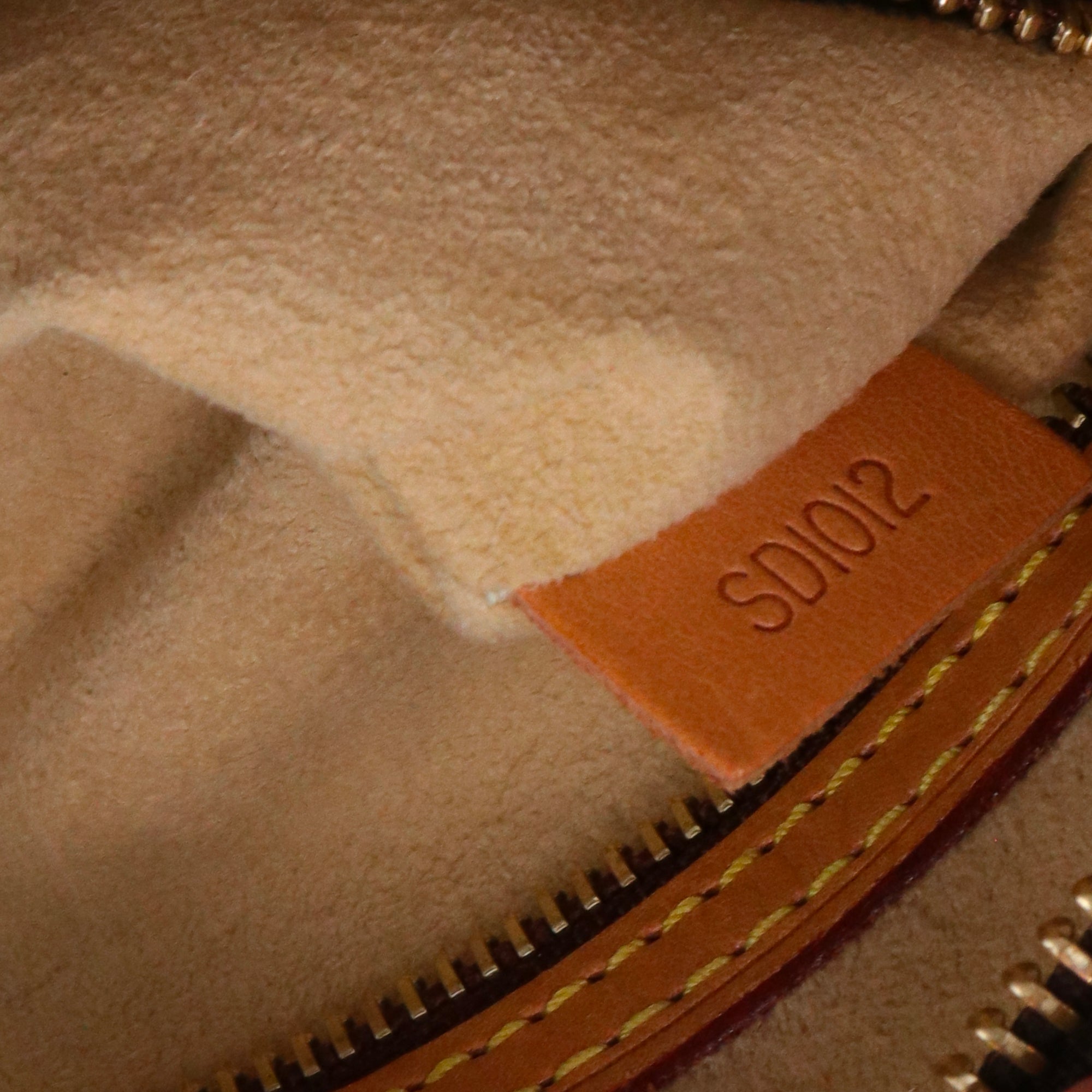 LOUIS VUITTON - Sac à épaule Looping Louis Vuitton en toile monogrammée vintage